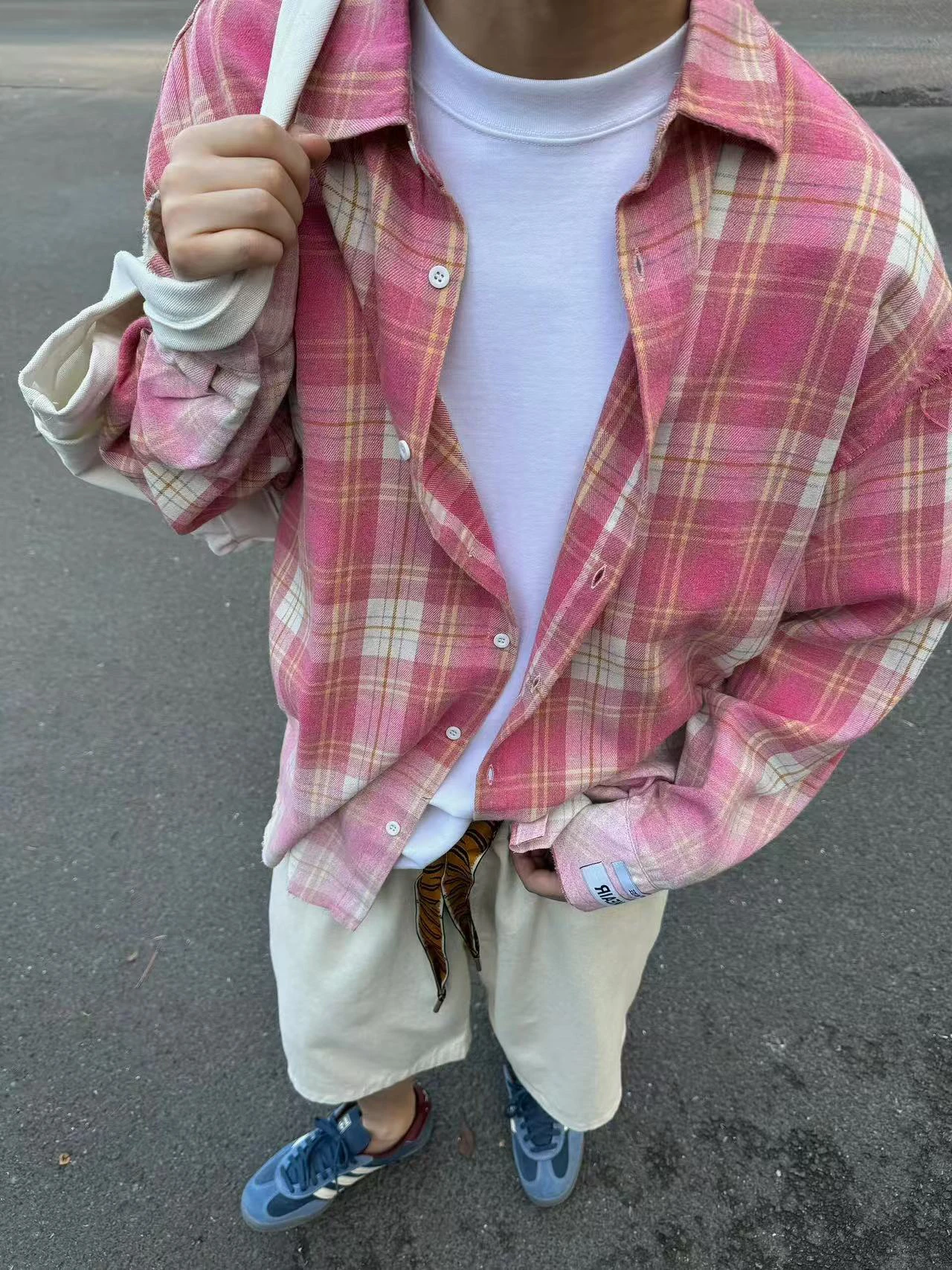 

Ретро-куртка в американском стиле с принтом Water Blue, в клетку, с длинными рукавами, для мужчин и женщин, с защитой от солнца, винтажная, износостойкая.