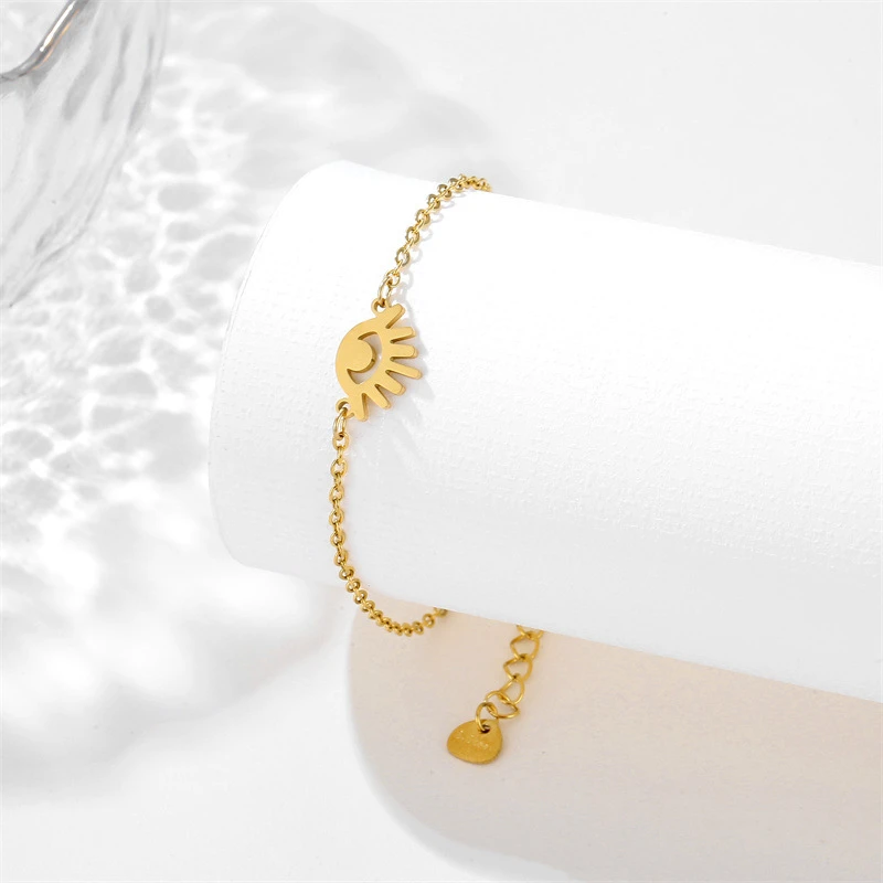 eiffel tower bracelet Charm Bracelet, Minimalist Delicate Chain Bracelet, Paris Inspired Daily Jewelry