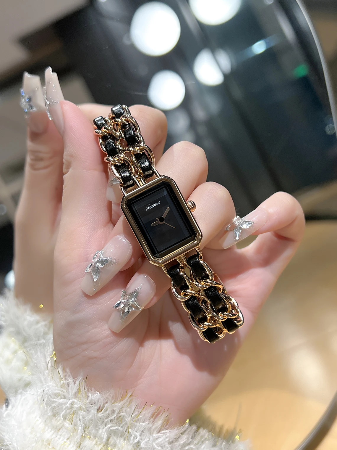 لوحة سوداء اللون مكتب سيدة يرتديها يومياً للبلدان اليابانية وآسيوية