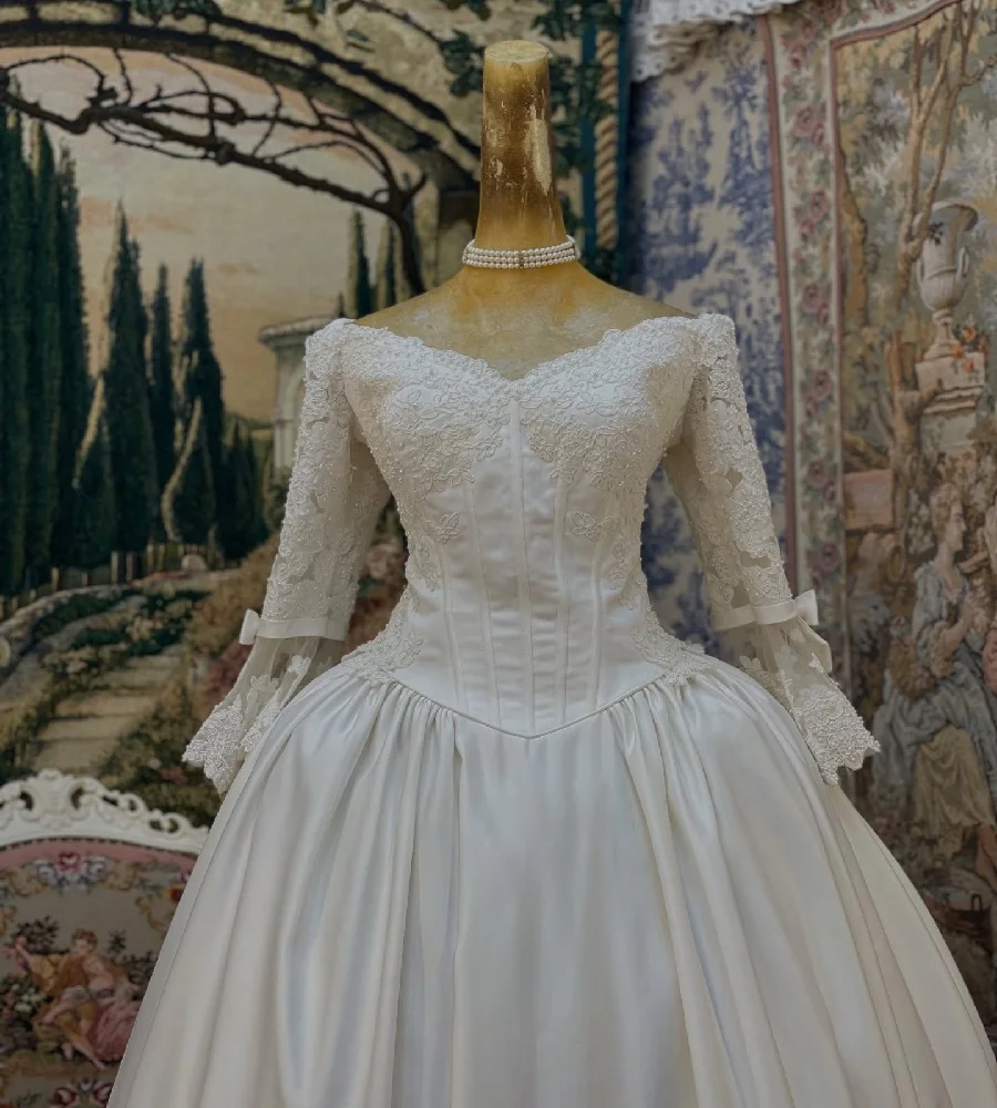 Victorian Medieval Wedding Dress Enchantress Lace Georgian Marie Antoinette Bride Dress Duchess Noble Bridal Gown Customized