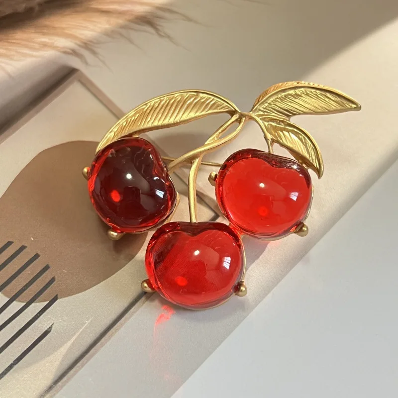 HUANZHI Red Resin Metal Cherry Stud Earring for Women Cute Elegant Vintage Personality Irregular Jewelry 2023 Autumn New