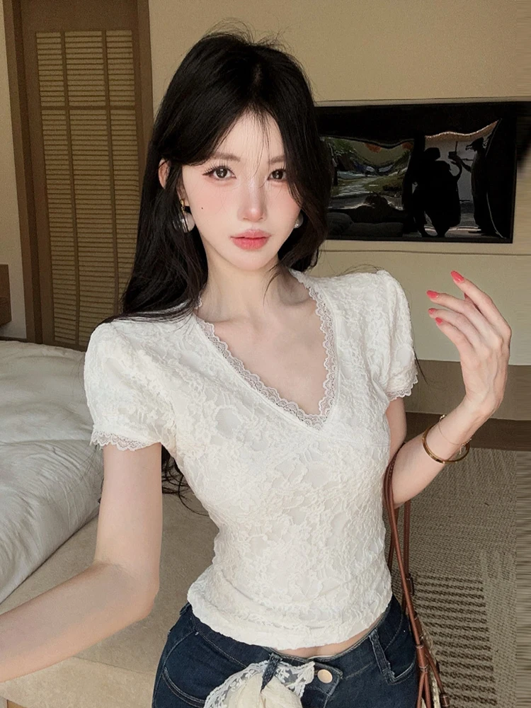 

Elegant Lace Splice Short Sleeve V-Neck T-Shirt Sexy Pure Desire Slimming Short Style Base Top for Young Women Summer Fashion