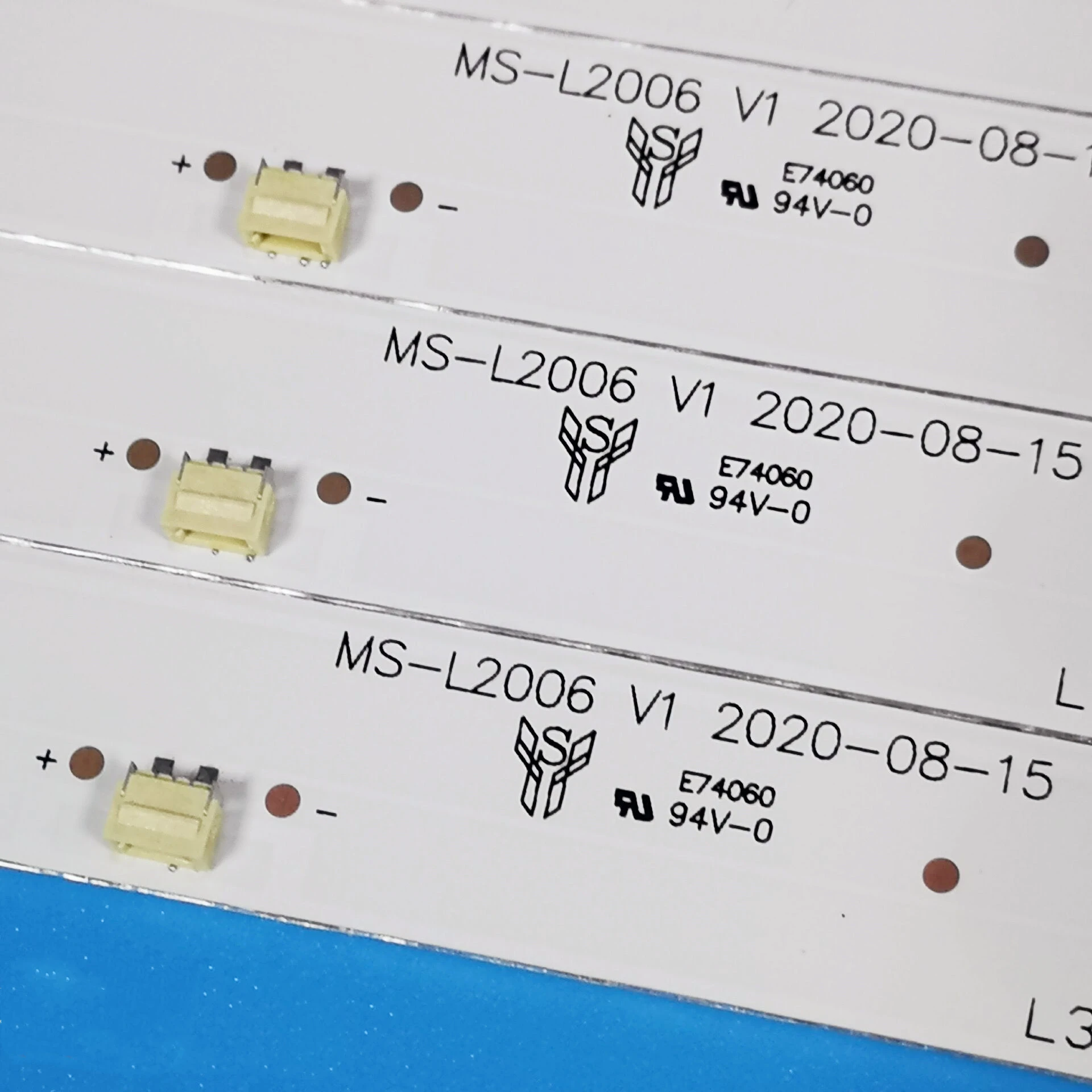 LED Backlight strip 4LAMP  h-led50u607bs2s H50K CC02500D410V07 50E20 8X4 4SIP YSL-L E479275 HY-H55G19 R50PW 50E20