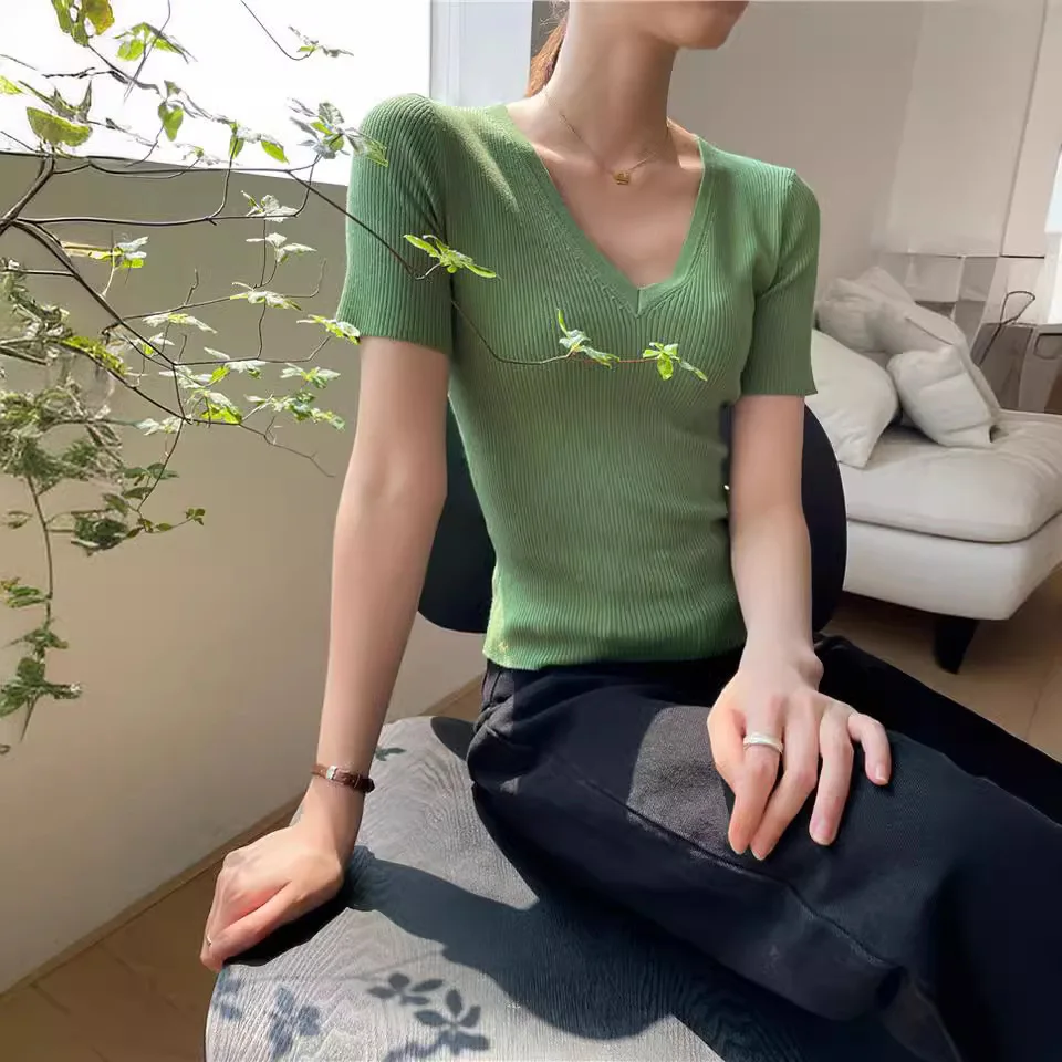 

1290 Summer Fashionable Regular Style Simple Elegant Slim Deep V-Neck Knitted T-Shirt Short Sleeve Pullover Top For Women
