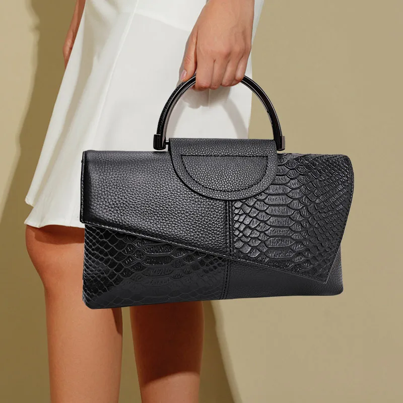 

Aidrani New crocodile patterned small handbag, made of cowhide material, black, square