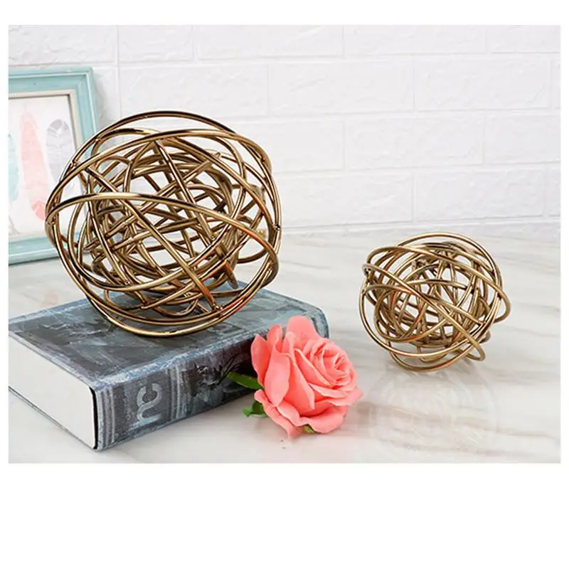 

Creative Metal Hollow Out Geometry Ball Iron Ball Study Furniture Living Room Decoration Wrought Iron Ornament Home Decorations