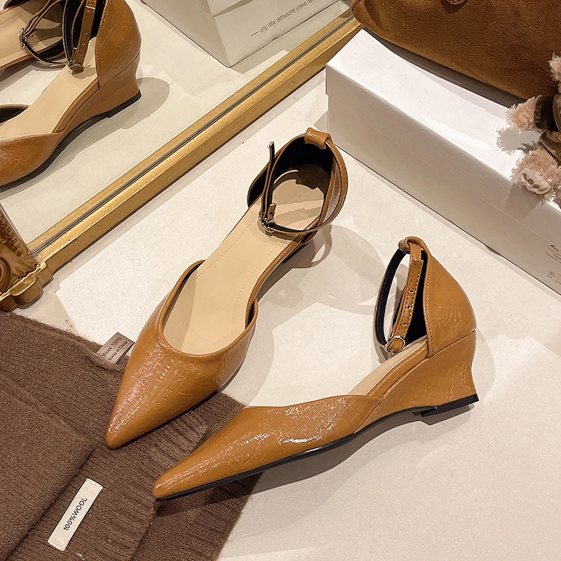 

Новые классические женские туфли на танкетке однотонного цвета, удобные сандалии без застежек, модные вечерние женские туфли на высоком каблуке, размеры 35-42, коллекция Лето 2026