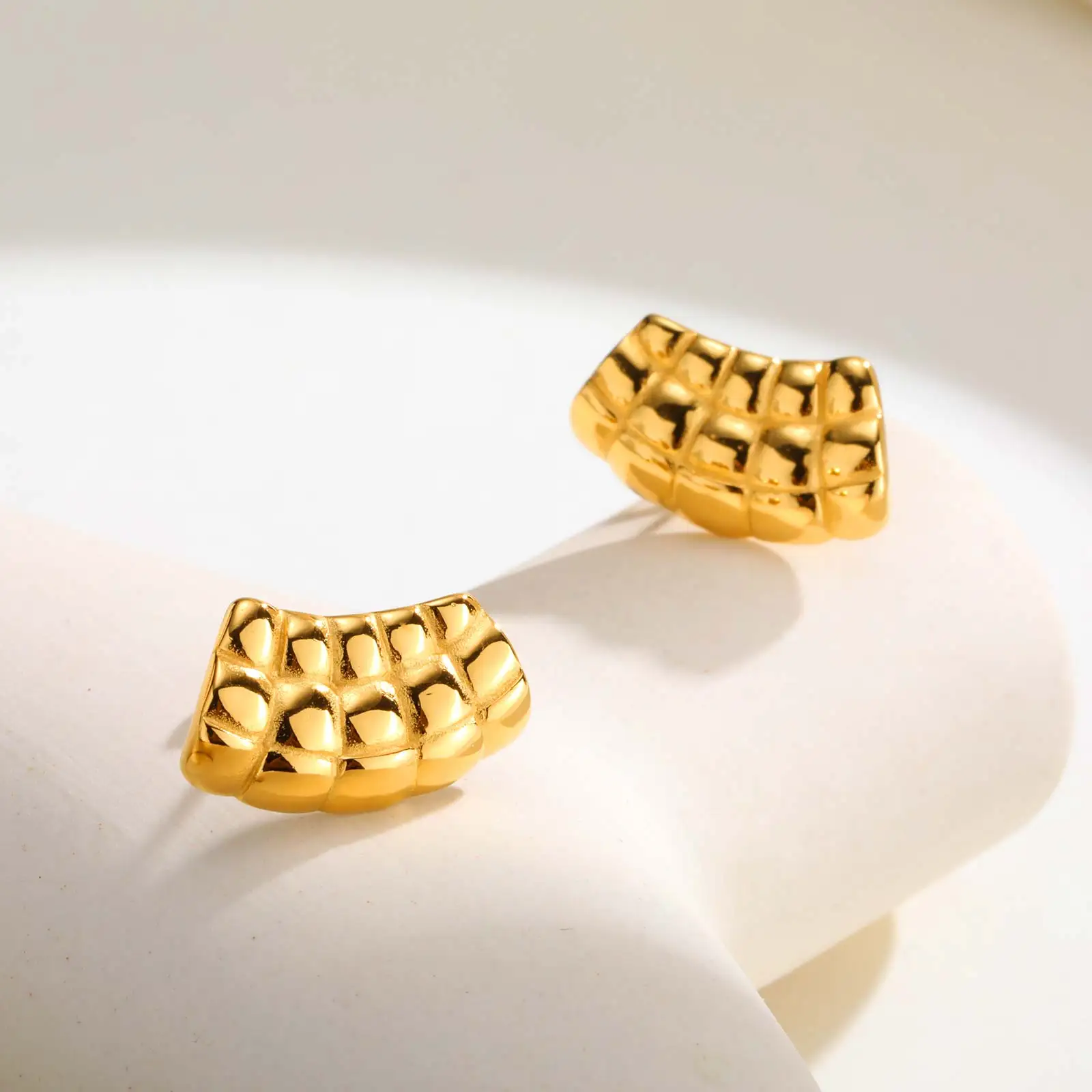 أقراط لامعة على شكل مروحة للنساء، أقراط مضفر هندسية من الفولاذ المقاوم للصدأ باللون الذهبي، هدية حفلات مجوهرات عصرية