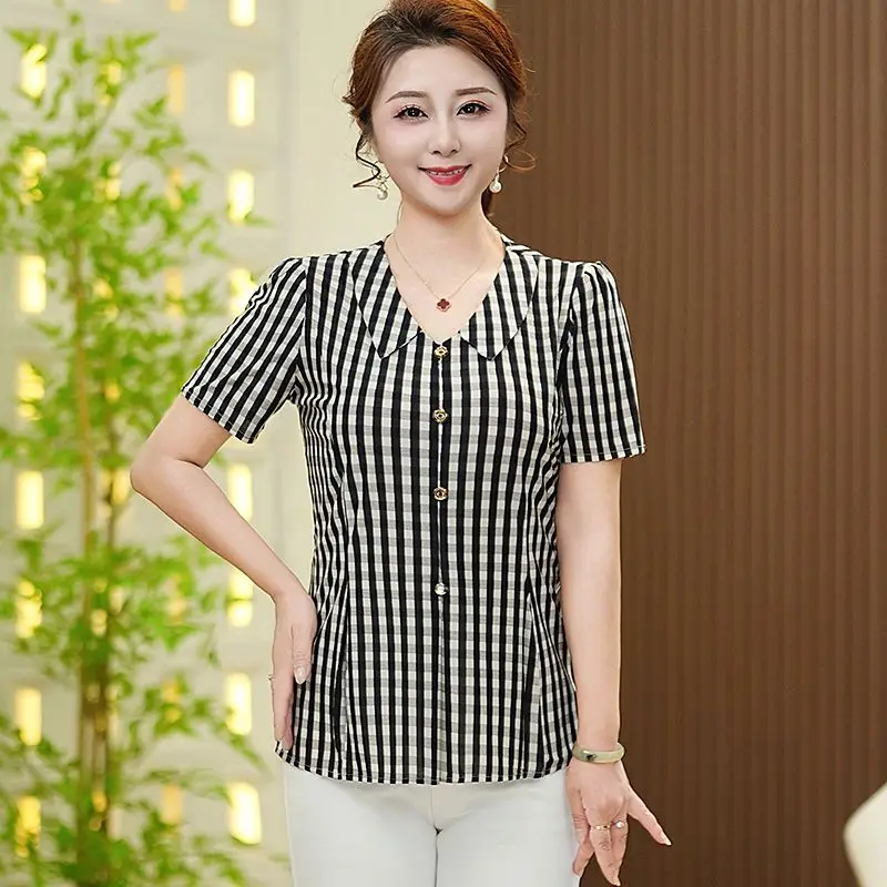 Summer Elegant V-Neck Short Sleeve T-Shirt for Elderly Women with Waist-Reducing and Age-Reducing Top