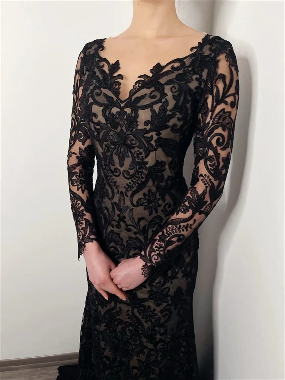 Amanda Black Lace Embroidery Tulle Prom Dress Sexy V-neck Long Sleeves فستان حفلات الزفاف Elegant Long Train vestidos de festa
