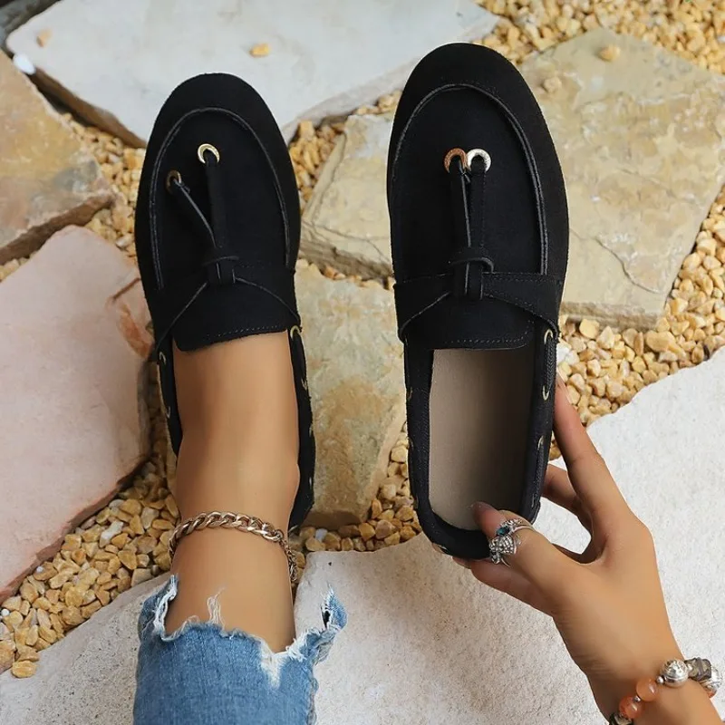 Women's Traditional Basic Slip-On Loafers Round Toe Textured Upper Metallic Eyelet Details Everyday Walking Leisure Footwear