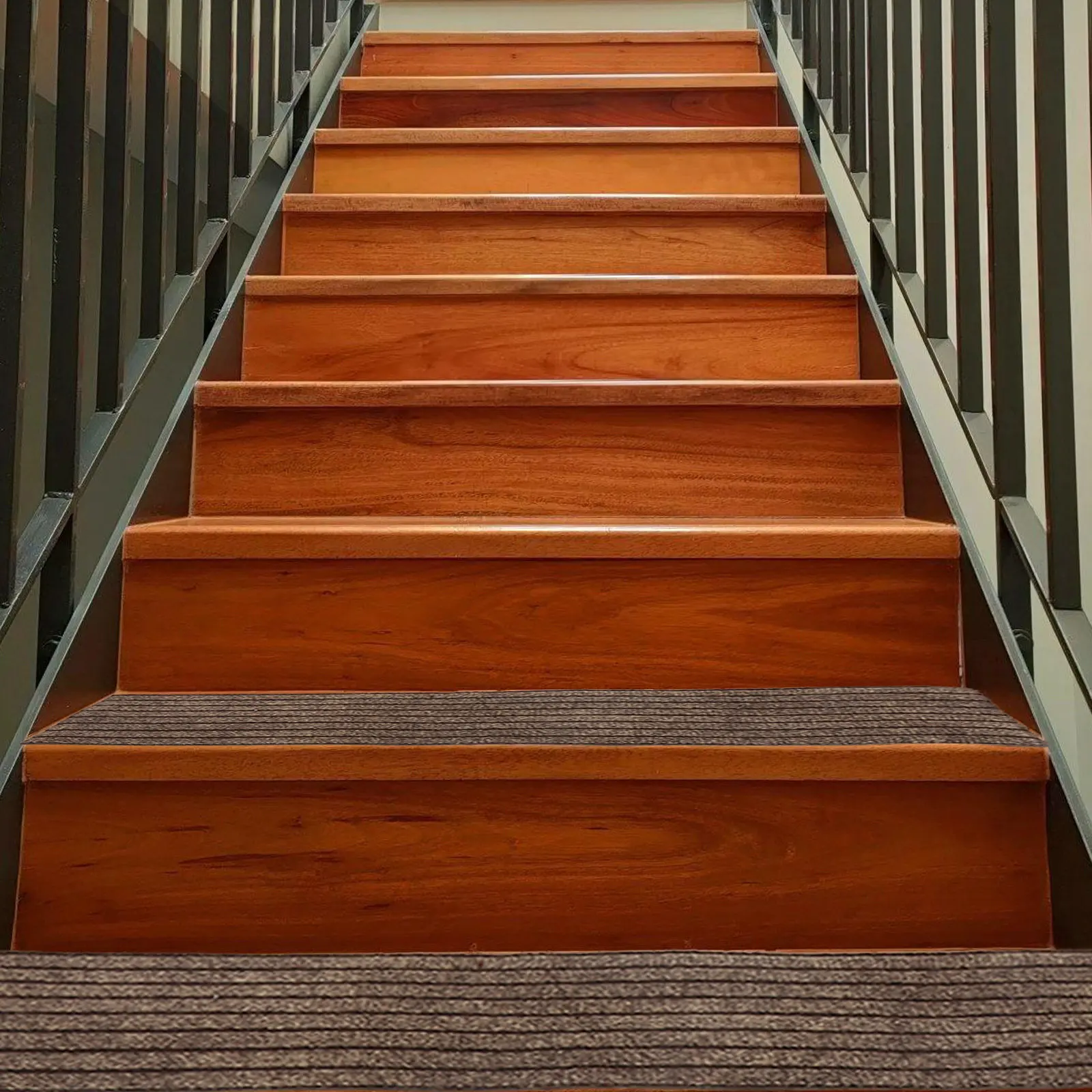 2Pcs 26x75cm Non-Slip Stair Treads Carpet for Indoor Wooden Steps Spiral Staircase Friendly Noise Reduction Easy Install