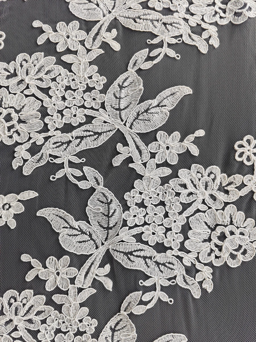 White car bones leaves lace fabric embroidered veil door curtain tablecloth wedding dress short skirt qipao accessories