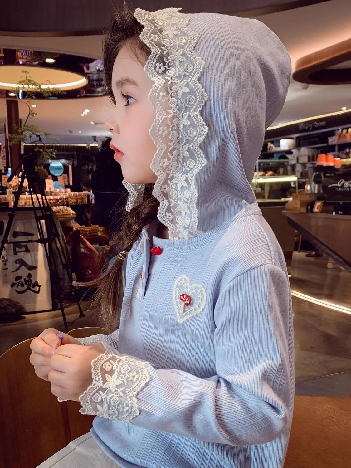 Girls Long Sleeve T Shirt Fall 2026 New Stylish Kids Korean Lace Hooded Top Undershirt Early Fall New Style