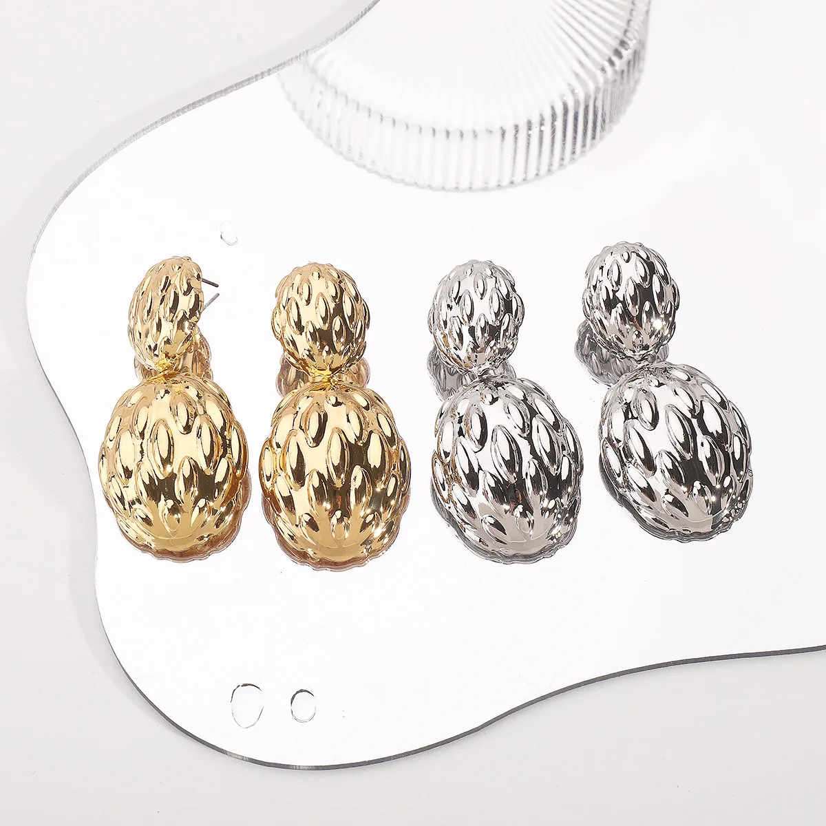 E12778 three-dimensional pleated bud design earrings, French retro premium niche versatile metal earrings