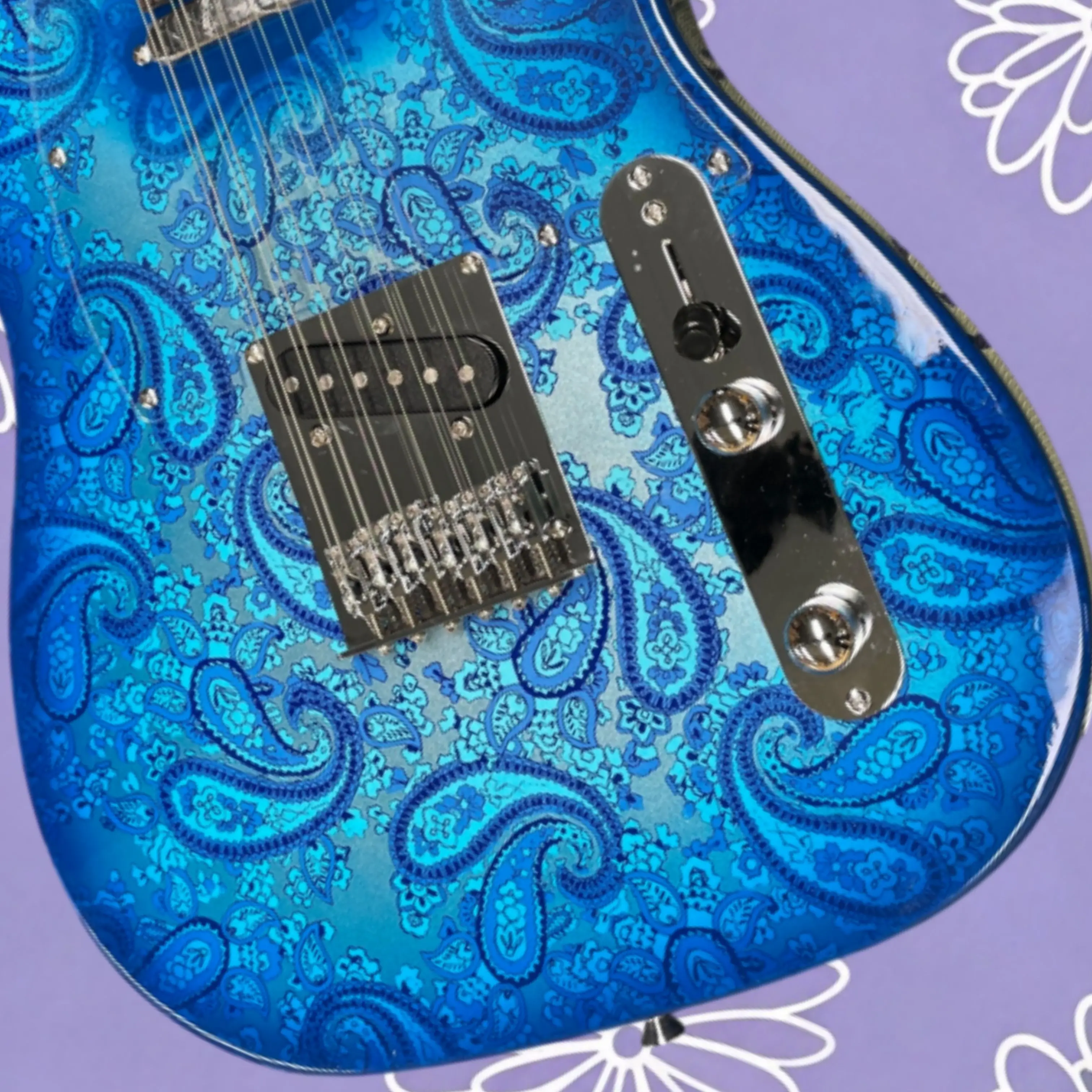 Retro 12-string Solid Electric Guitar,High Gloss Ice Blue Patterned Body,Transparent Pickguard Guitars, for Performance Guitarra