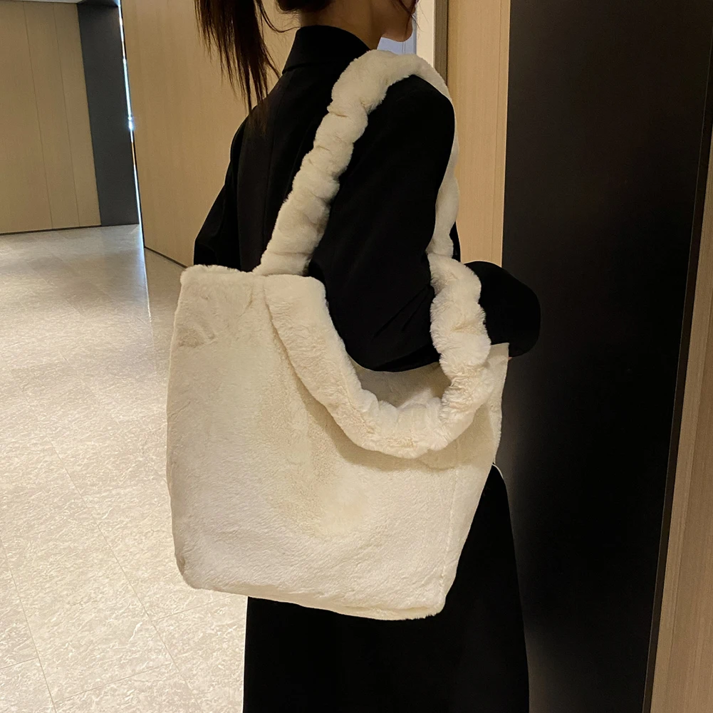 INS Women Plush Shoulder Bag Soft Fuzzy Ladies Tote Bag Cute Faux Fur Hobo Bag Trendy Large Capacity Plush Fluffy Top-handle Bag