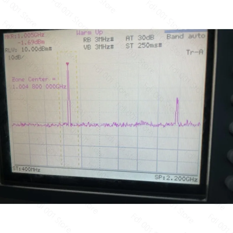 0.5PPM RF signal source 23.5-6000 M point frequency sweep, adjustable amplitude Built-in battery can be charged