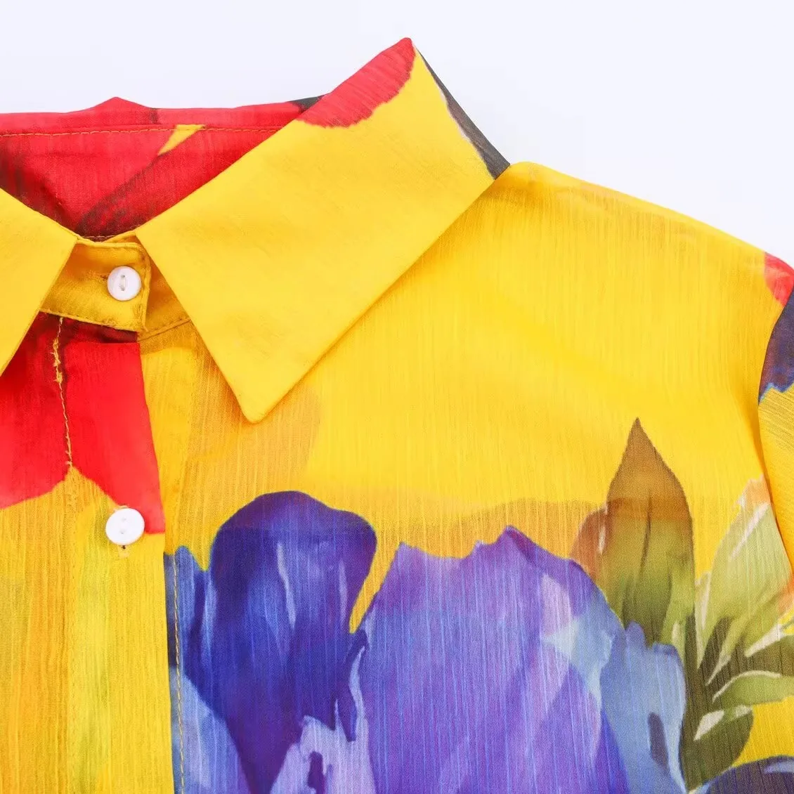 Csa fena de chiffon estampada com mangas sino, estilo casual, foada, com botões, para outono, lançamento.