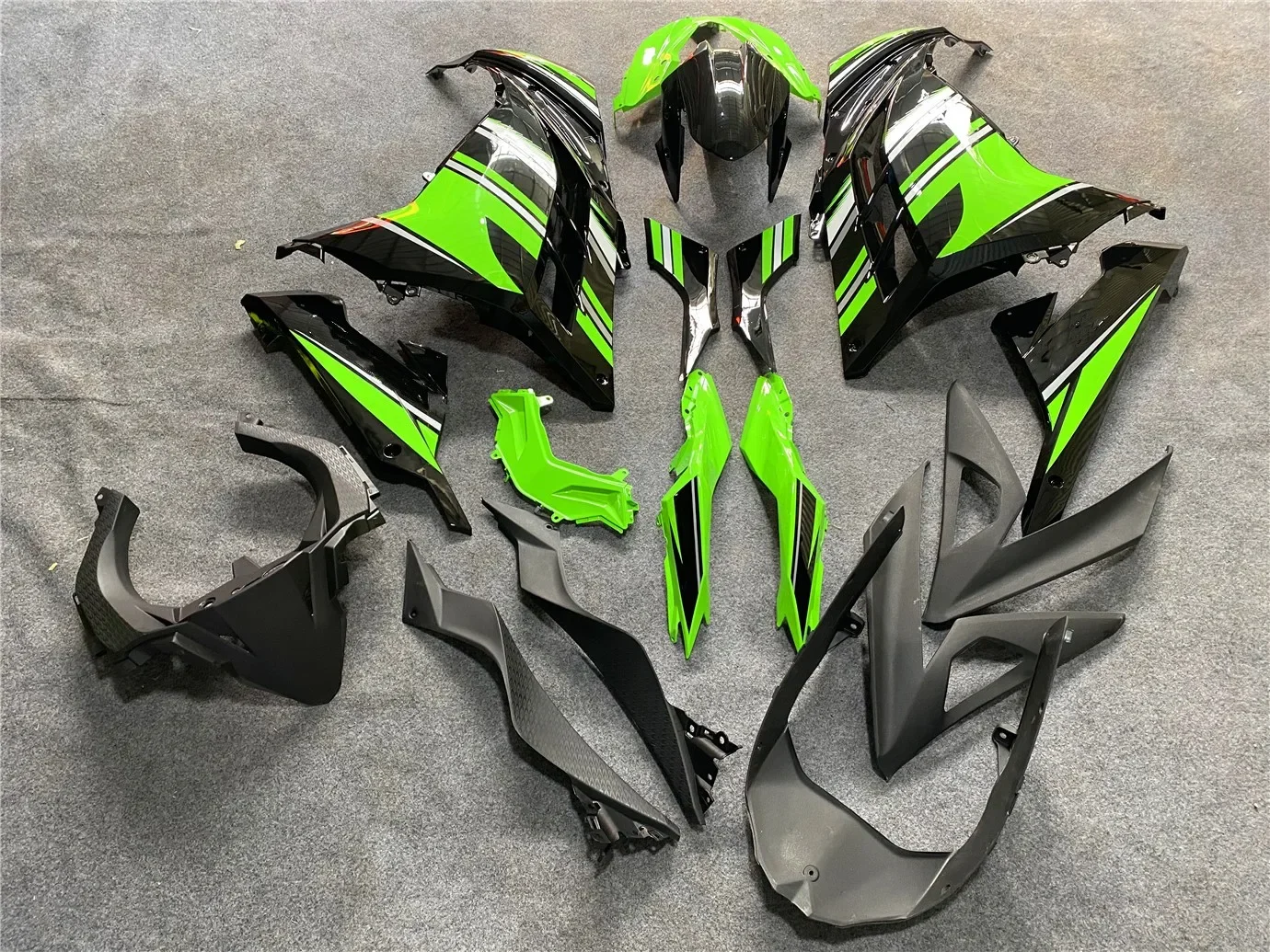 Motorcycle Fairing Kit Suitable for Kawasaki Ninja 250 Ninja 300 2013 2014 2015-2017 Years EX250 EX300 13-17 Fairing Green Black