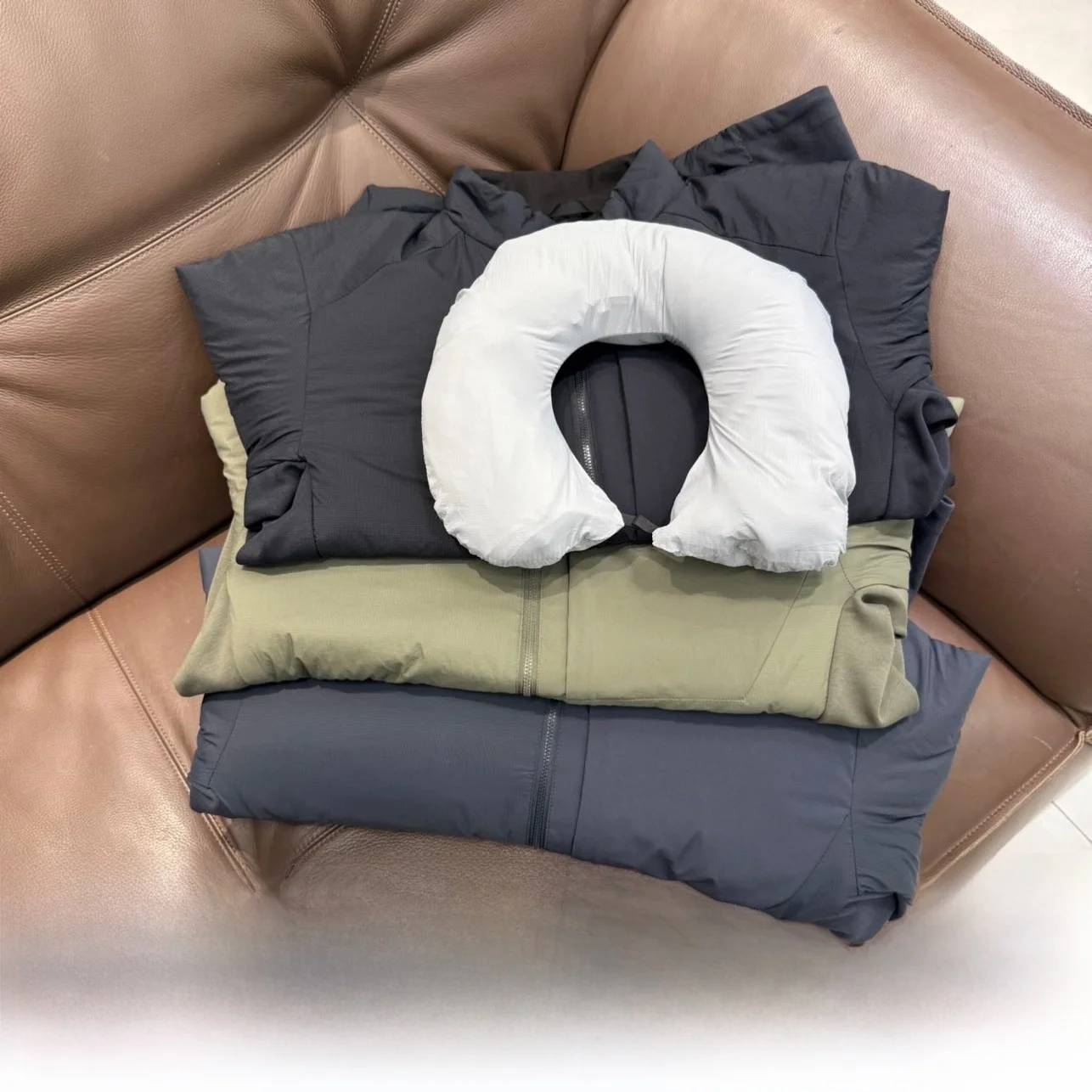 

Lightweight Cotton Jaet Stand Collar Waterproof Men Women Autumn Winter Faionable Stone Replacement 3D Pattern Storage Ca...