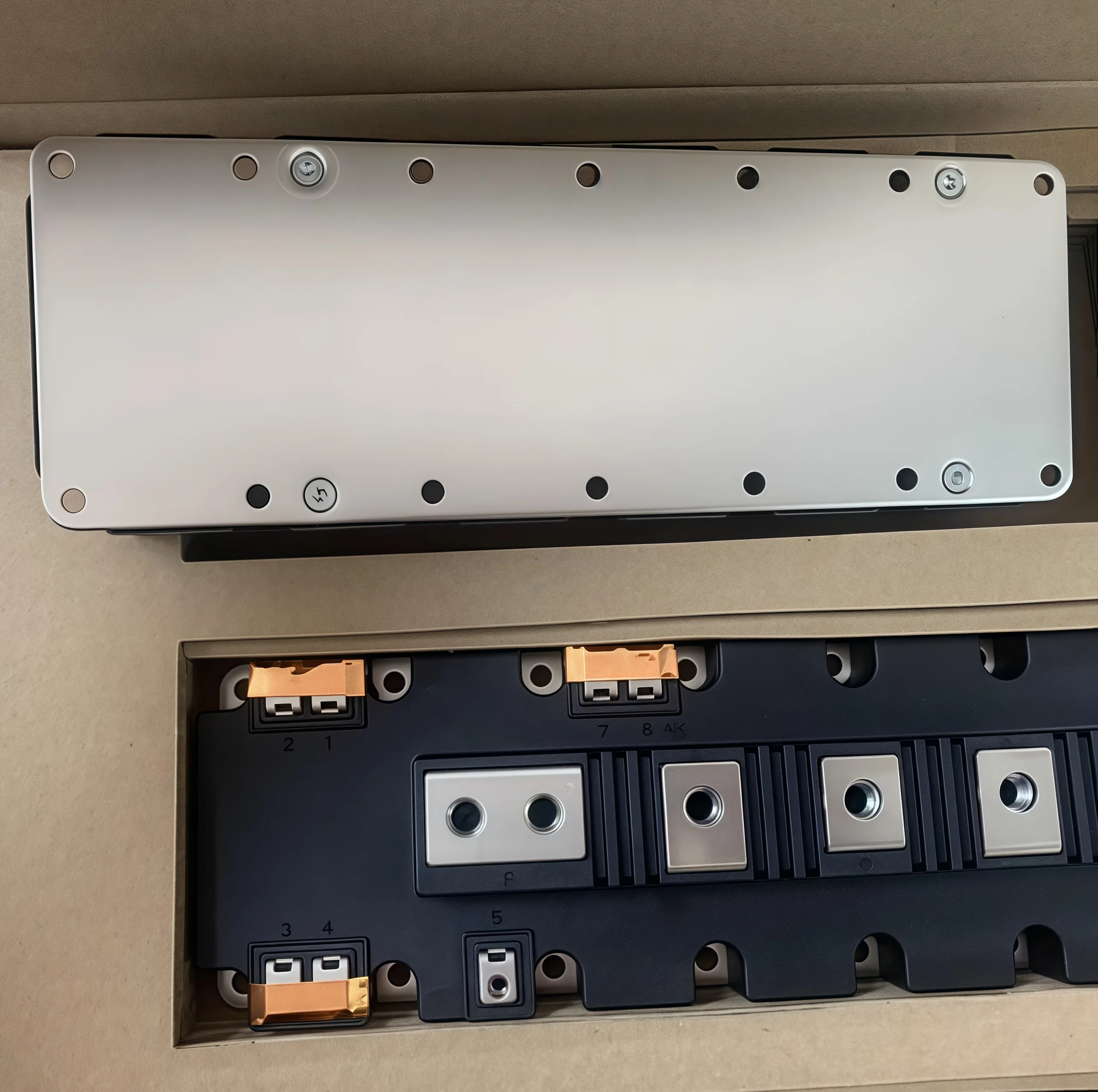 

INFINEON new original power IGBT module FF650R17IE4 FF1000R17IE4 FF1400R17IP4 transistor in stock!