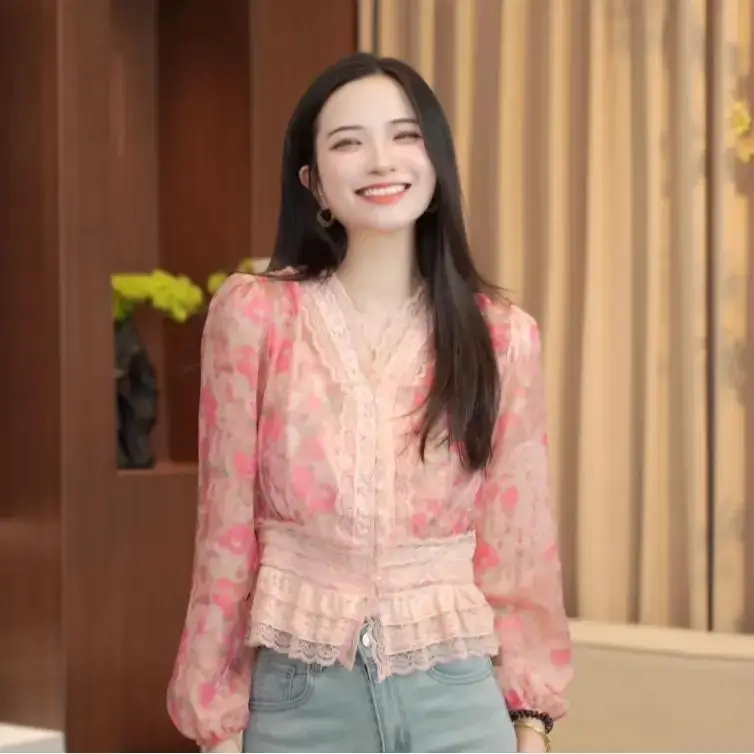 

French V-neck Lace Appliqued Printed Long-sleeve Blouse Women 2025 Spring New Fashion Waist-cinching Elegant Top