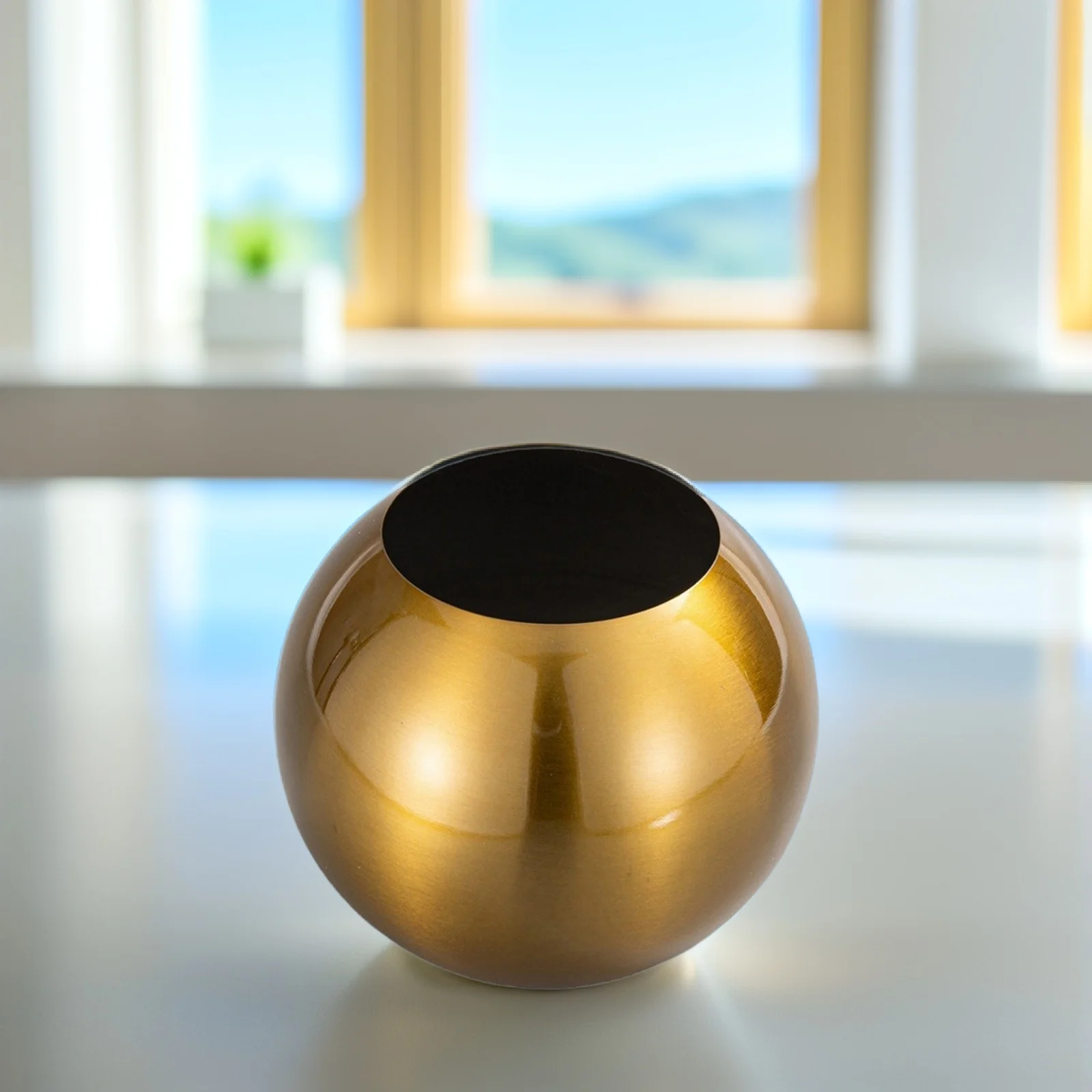 

Succulent Planter Flower Pot Modern Sphere Cactus Pots Small Golden Indoor Office Decor Ball Planter Desk Home Storage