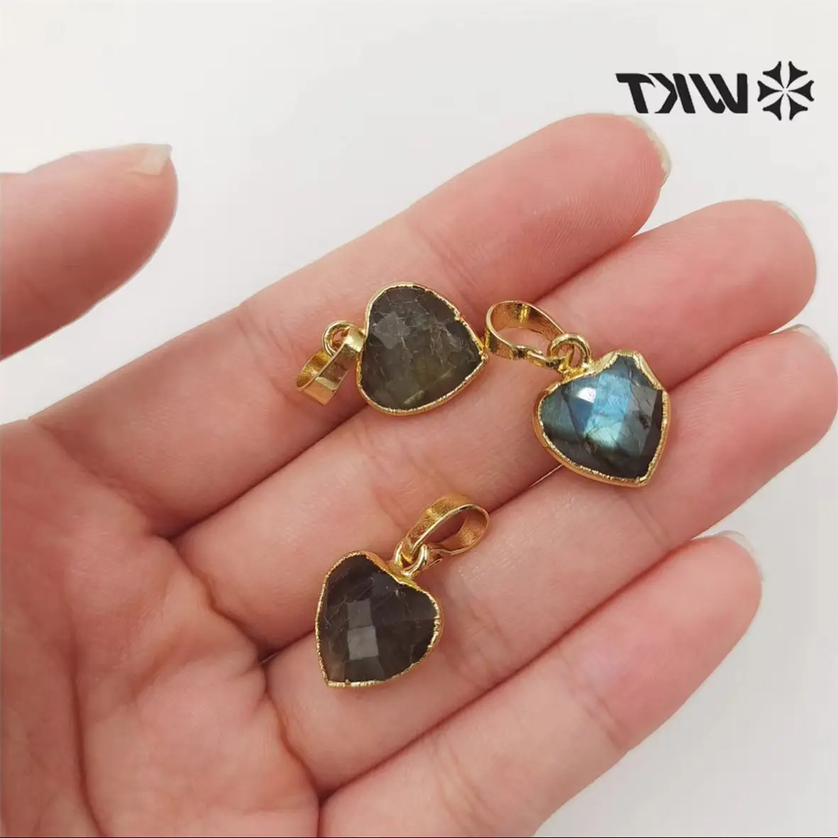 

WT-P1832 WKT 20225 Fashion 18k Gold-Plate Pendant Natural Labradorite Sweet Heart Shape Pendant Trend Nice Jewelry Making