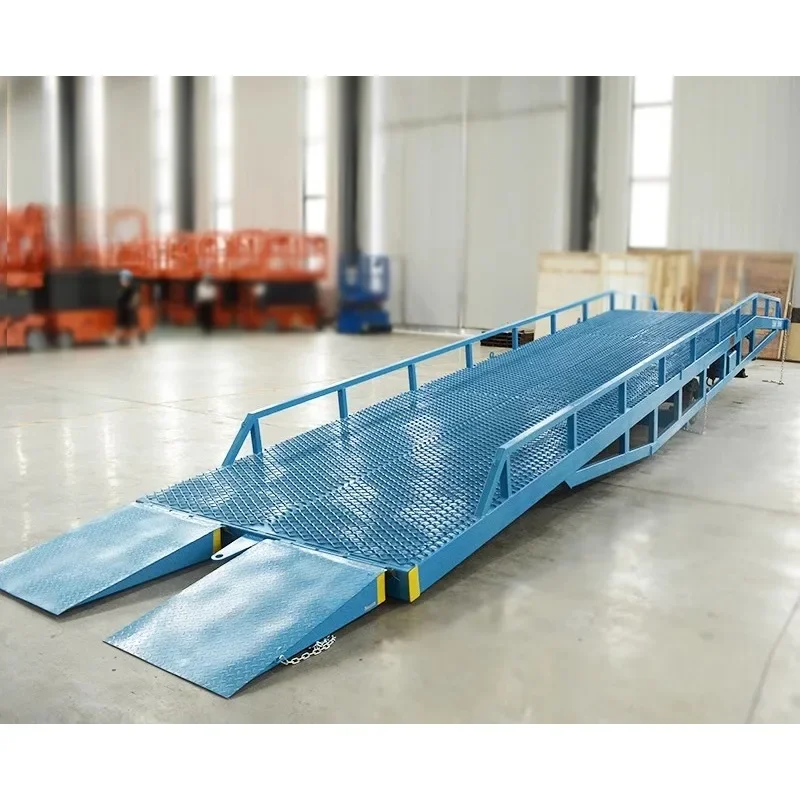 Mobile hydraulic loading and storage logistics terminal loading and unloading platform hand ramp bridge crossing truck