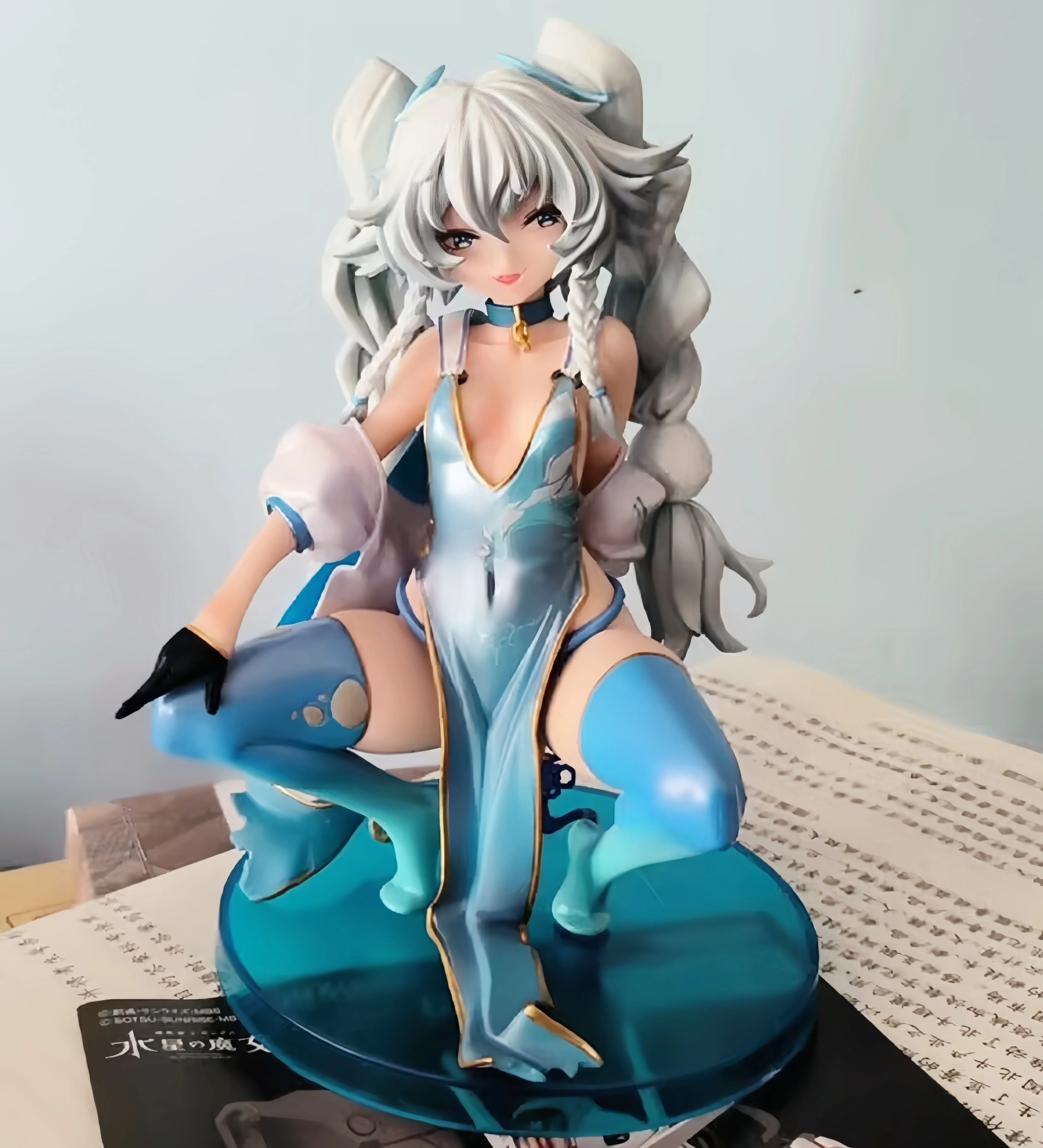 Patung Anime Girl Frontline Cuique Mei - Hadiah Koleksi Ornamen Sasis Model Cantik Ekor Kuda Ganda Postur Jongkok