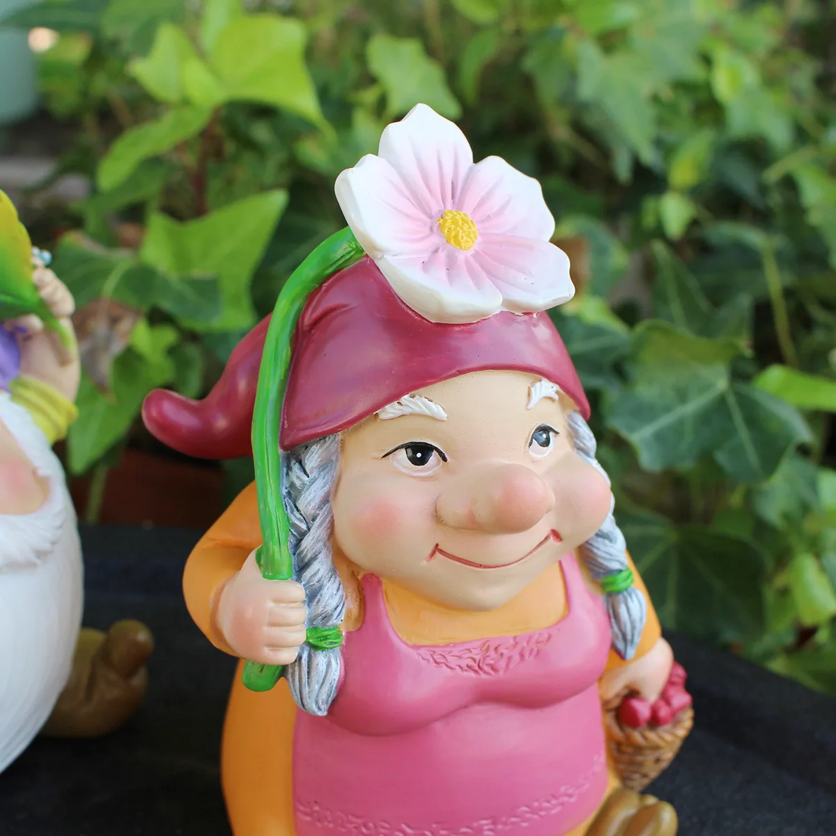 Christmas Elf Couple Statue- Resin Garden Decor, Romantic for Outdoor