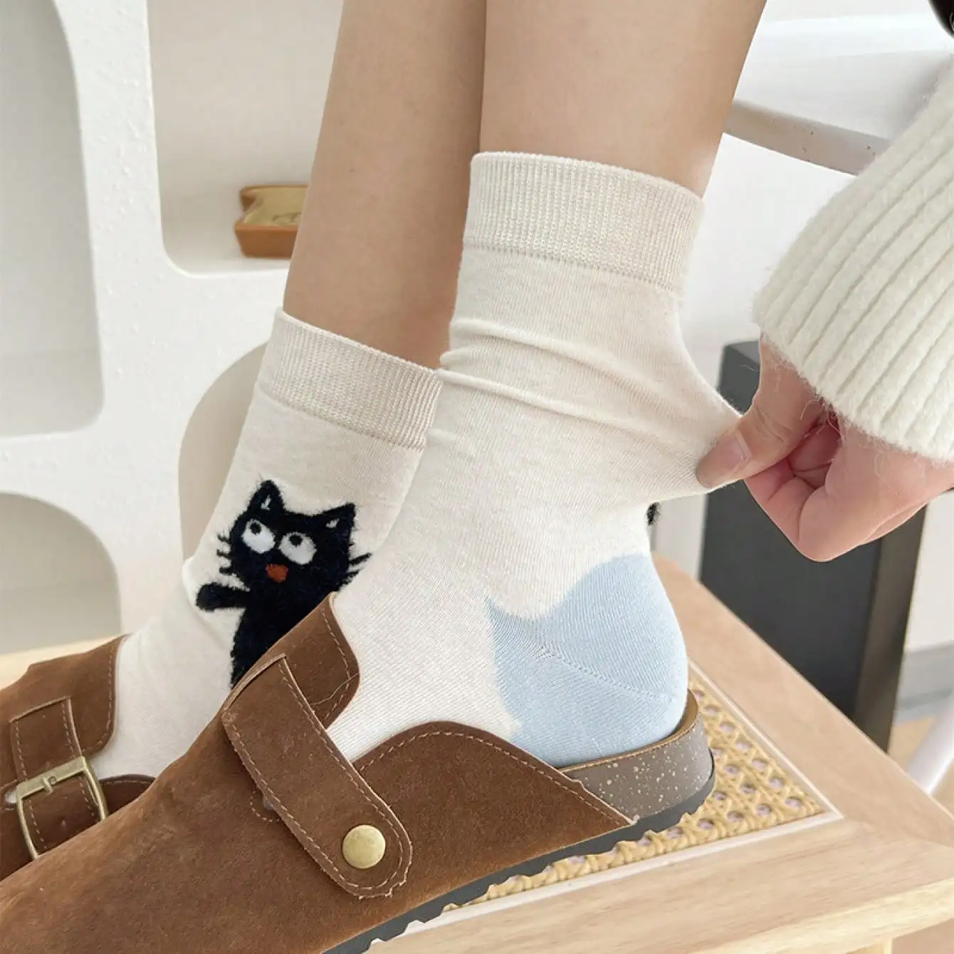 زوج واحد من جوارب الكاحل النسائية اللطيفة على شكل قطة قابلة للتنفس ومثالية للأزياء اليومية