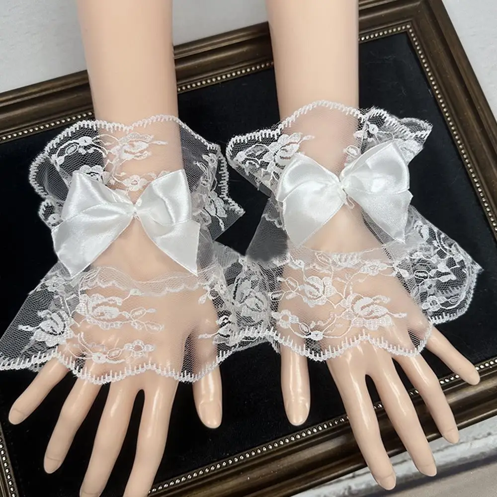 1Pair Detachable Lace Wrist Cuffs Lolita Floral Ruffled Fake sleeves Black White Sweater Cuffs Wristband Accessories