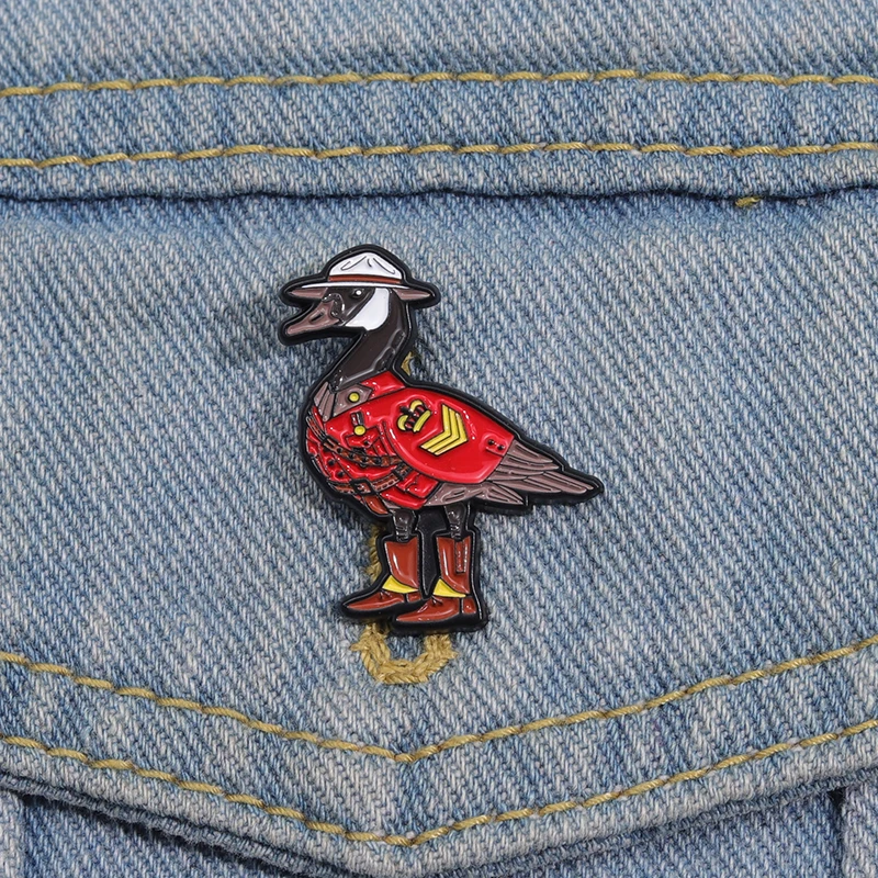 Adventure Creativity Dripping Oil Duck Carrier Pigeon Brooch Women Inspirational Animal and Bird Metal Badge Collar Pin Brooch