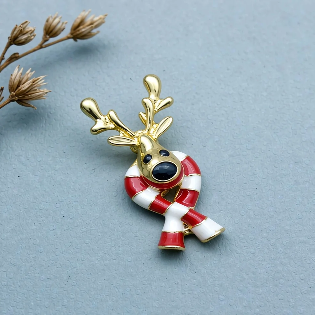2026 Wedding Guest Brooch, French Style Metal Lapel Pin, Personalized Fashion Accessory, Shoe Surface Metal Badge, Clothing Embellishment, Suit Lapel Pin, Badge, Date Outfit, High Aesthetic Value, Instagram Style, Brooch, Niche, Shoe Surface Badge, Versatile, Shoe Accessories, Metal Buckle, Badge Brooch, Decorative Pin