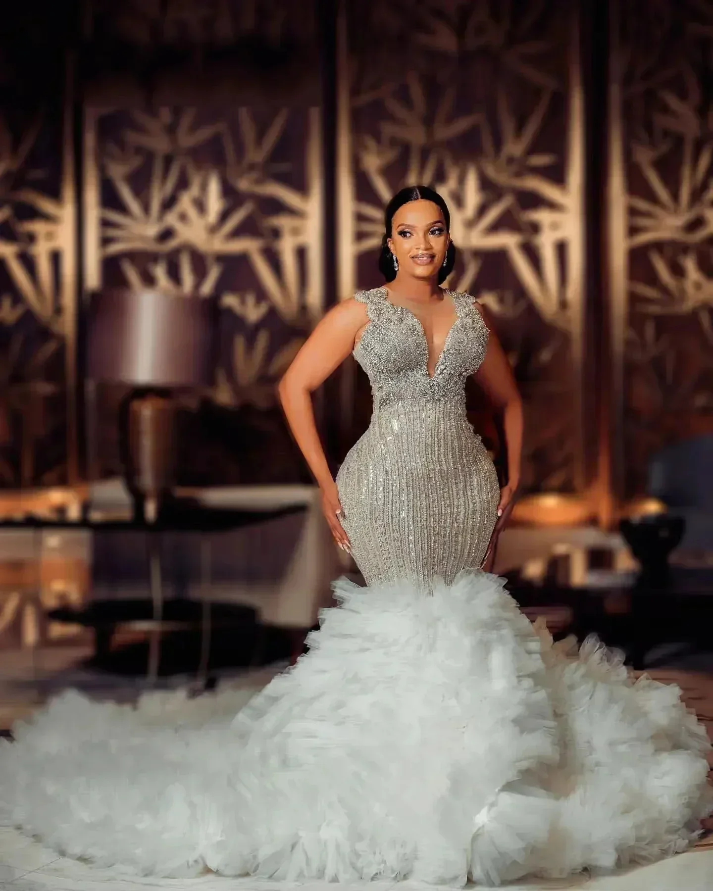 Customized Plus Size Trumpet Wedding Gowns for Bride Shinny Full Crystals Beads Bridal Gown Tiers Tulle