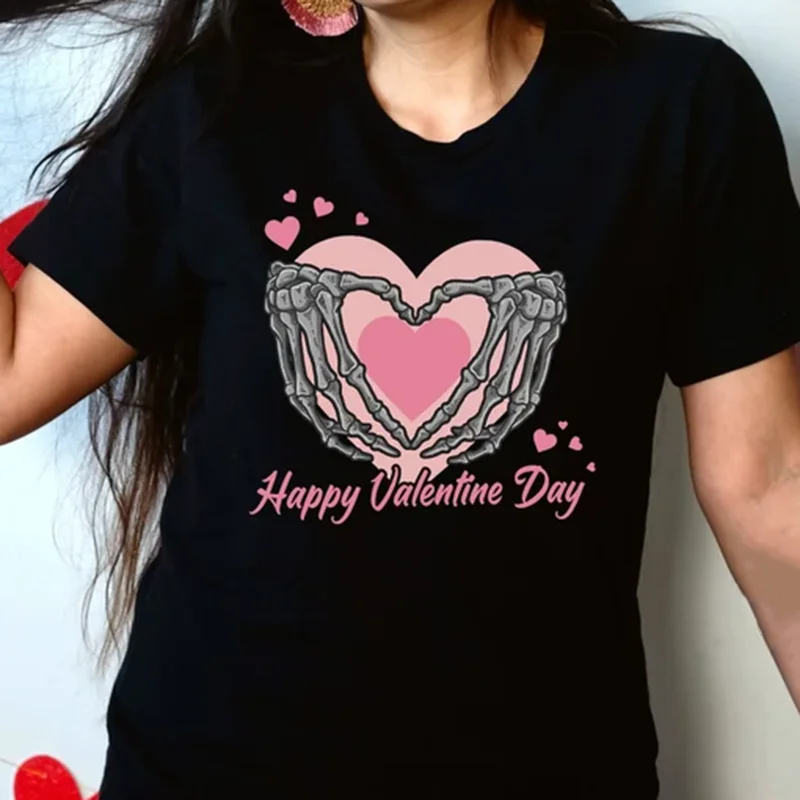

Letter Heart Skeleton Hand T-Shirt Women's Casual Oversized Heart Short-Sleeve Top Basic Inner Layer Tee for Valentine Day