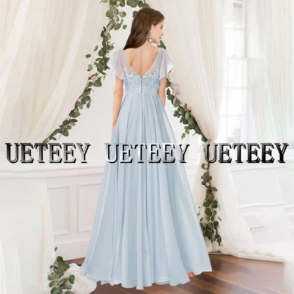 カスタマイズされた A ラインのブライドメイドドレス スクープネック ノースリーブ エレガント フロアレングス シフォン プリーツ アップリケ付き 女性用