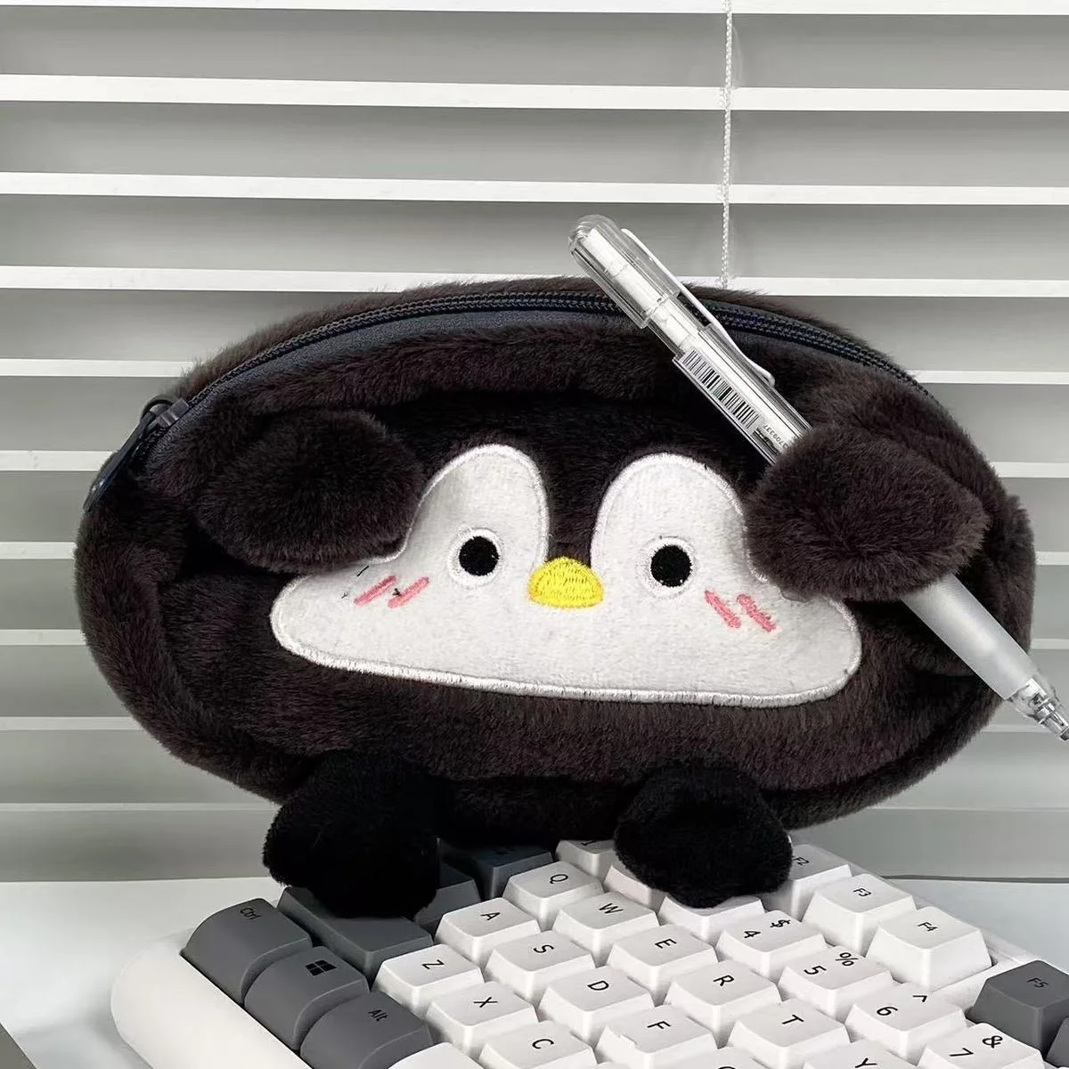 1pc Cute Cartoon Plush Pencil Case Large Capacity Pencil Case Stationery Storage Bag School Supplies Stationery Bag