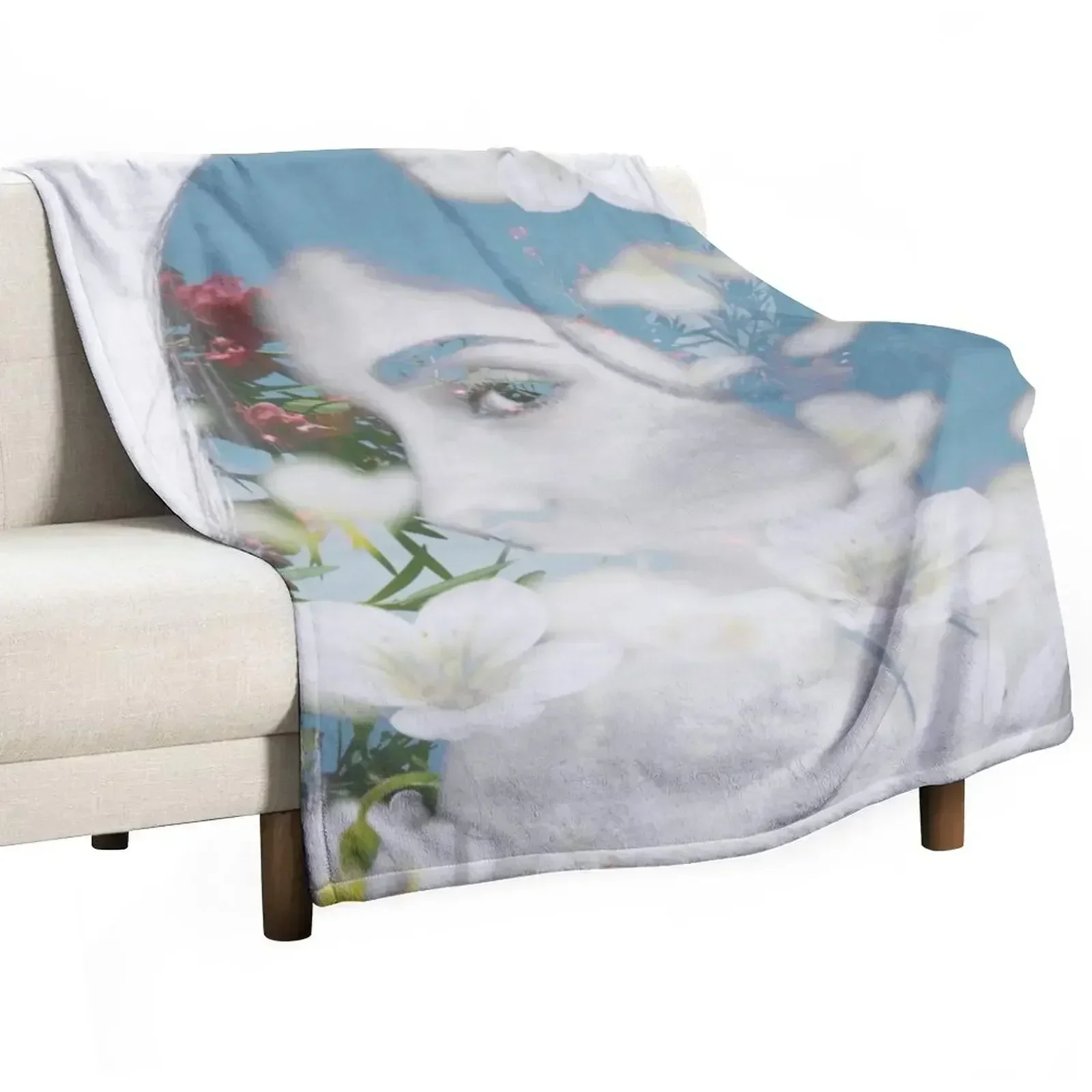 New Como la Flor Silhouette with Flowers Throw Blanket funny gift Soft Plaid Blankets