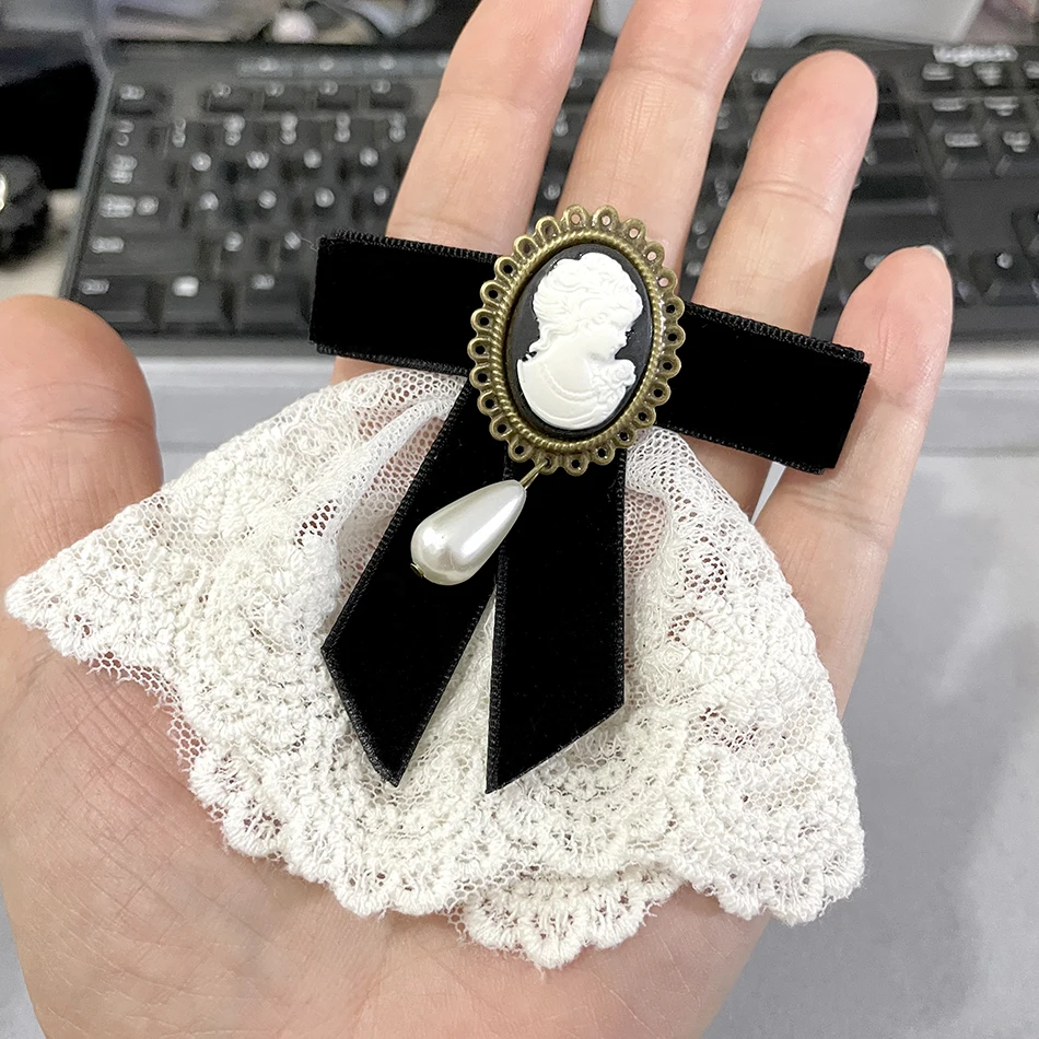 Elegant Lace Velvet Ribbon Bowknot Bronze Plated Queen Cameo