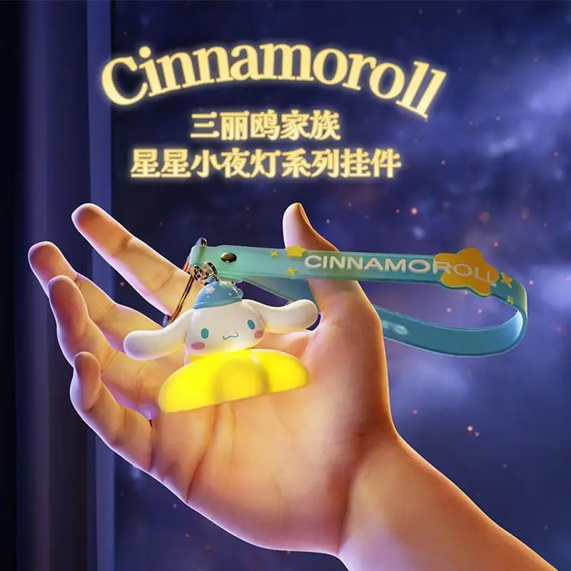 Sanrios ไฟกลางคืนรูปดาวทำจากพีวีซีของ2024ใหม่ไฟกลางคืนน่ารักเมโลดี้ Cinnamoroll กระเป๋าสวยๆสำหรับเด็กผู้หญิงพวงกุญแจ