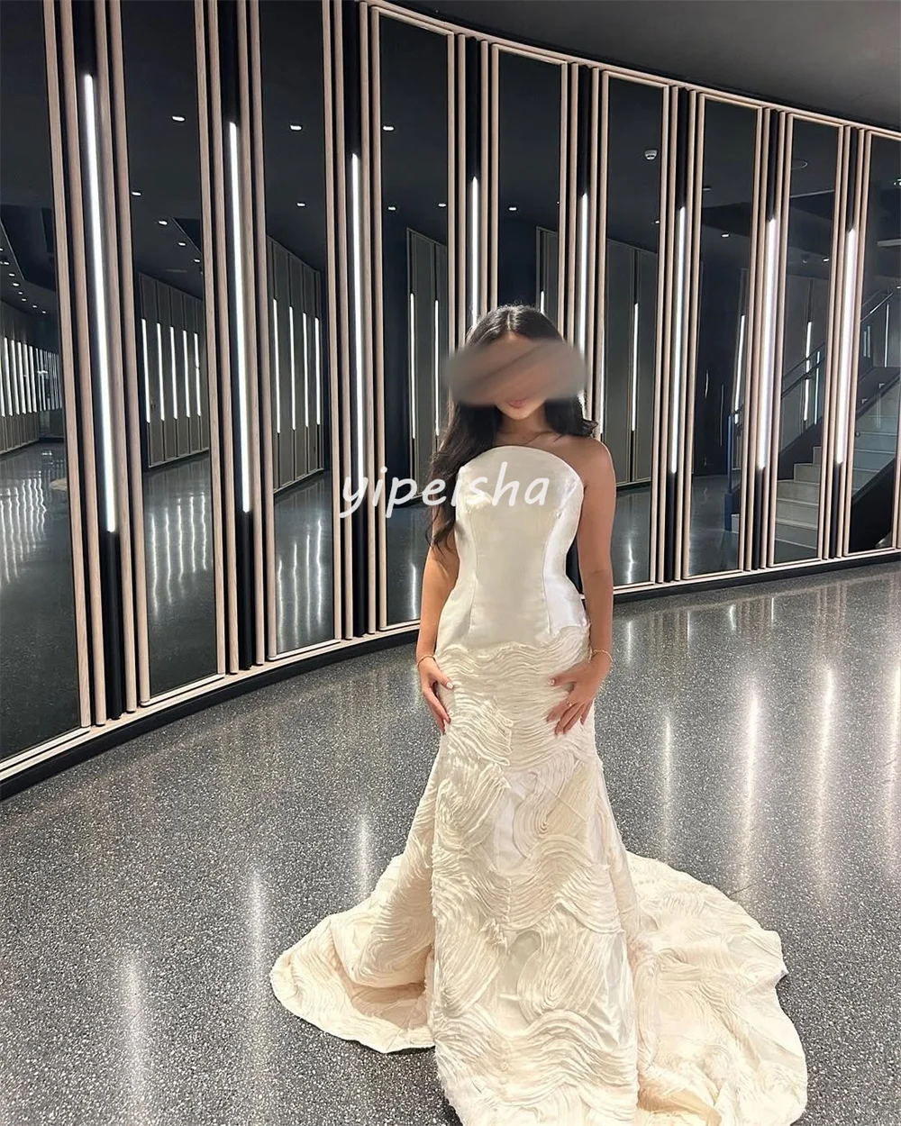 カスタマイズされたファッションセクシーなプリーツシャーリングマーメイドストラップレスロングドレスオーダーメイドの特別な日のドレス絶妙なサイズが利用可能クラシック