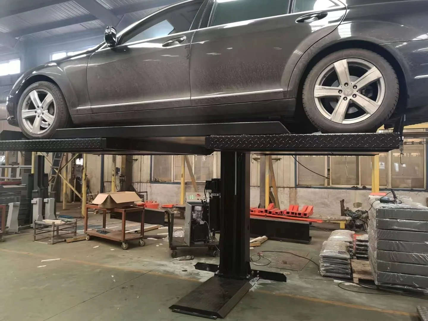 Movable Single Post Lifter 1 Post Car Lift  Mobile Single Column Lift 1700kg Single Post Car Lift Platform