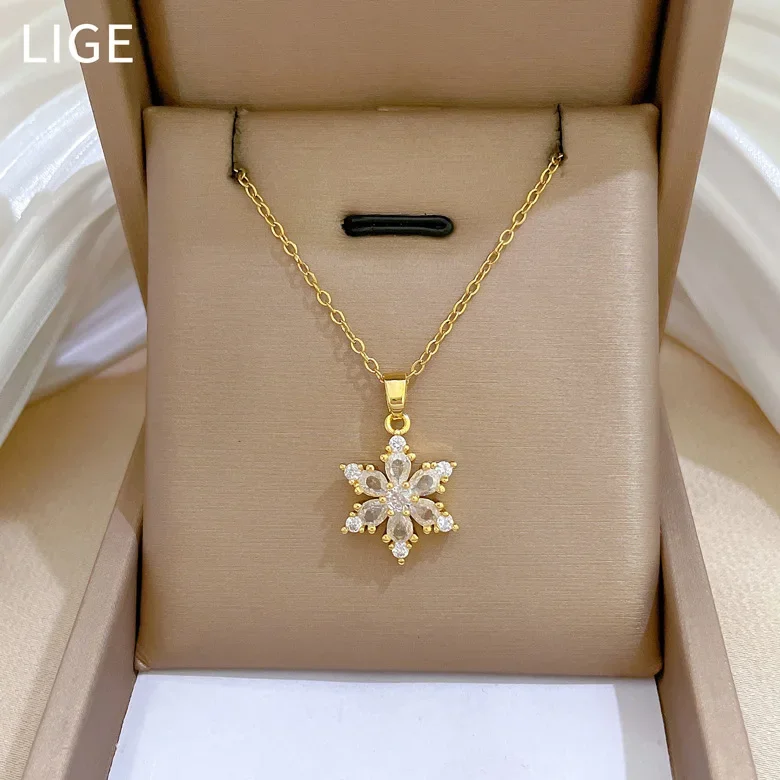 Luxury Ice Flower Snowflake Full Zircon Pendant Necklace Female Versatile Clavicle Chain Titanium Steel