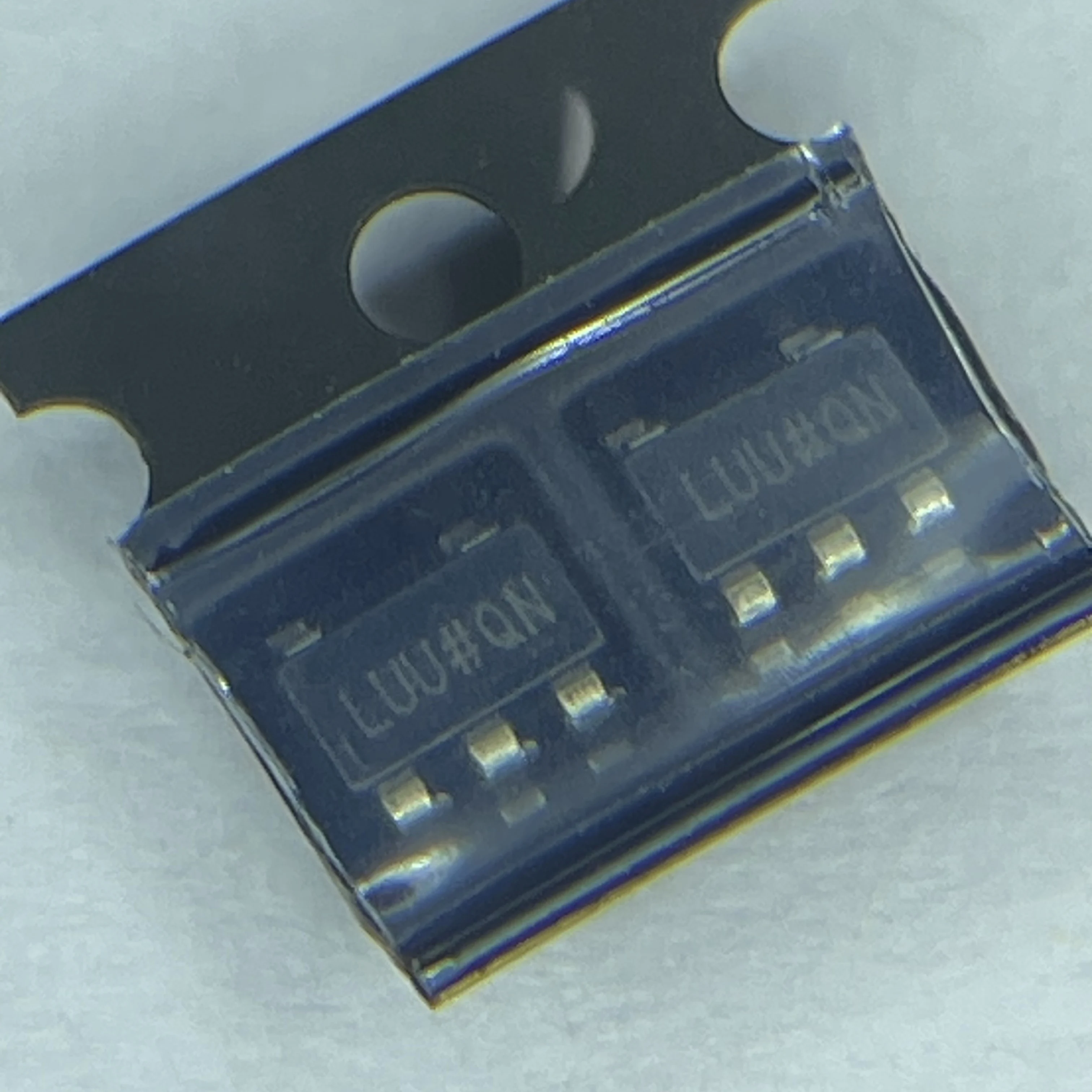 

10Pcs ADP7118AUJZ-1.8 LPA ADP7118AUJZ-2.5 LPB ADP7118AUJZ-3.3 LPC ADP7118AUJZ-4.5 LUU ADP7118AUJZ-5.0 LPD 20V 200mA Low CMOS LDO