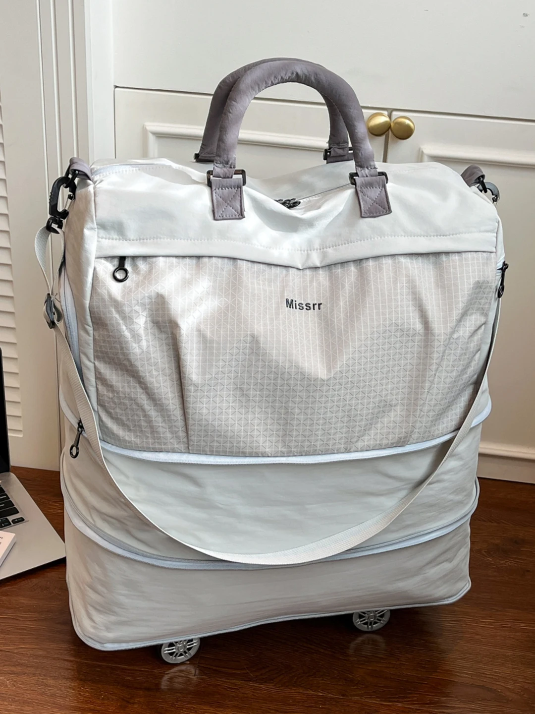 large-capacity-travel-bag-women's-roller-luggage-bag-lightweight-with-wheels-folding-touring-bag-oxford-cloth-material
