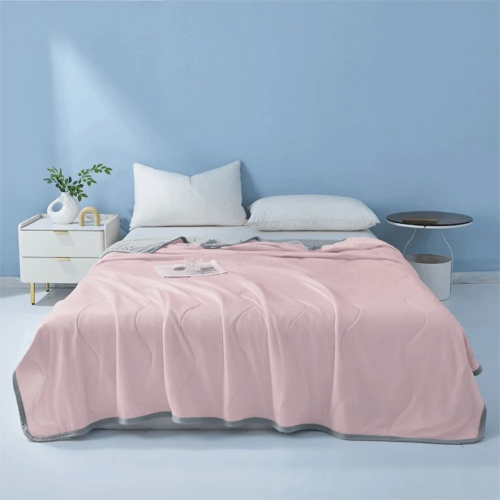 Thin Breathable Summer Ice Silk Quilted Quilt Solid Color Machine Washable Air-conditioning Comforters Lightweight