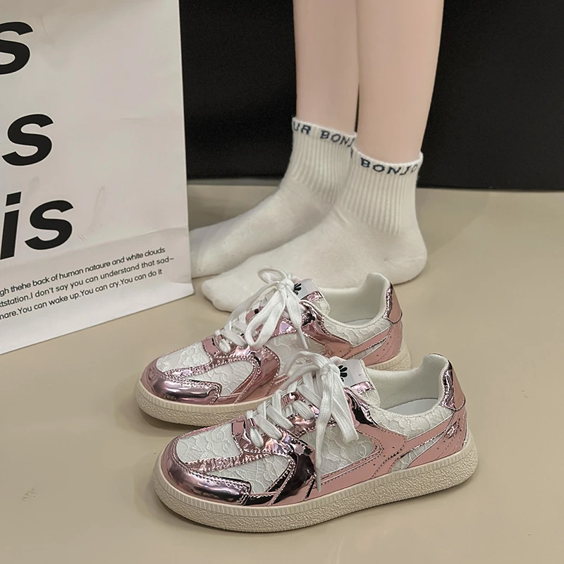 Chaussures d'entraînement argentées à l'offre elles optiques rétro polyvalentes pour femmes, baskets de sport et de loisirs, à la mode et haut de gamme, nouveau, 2024